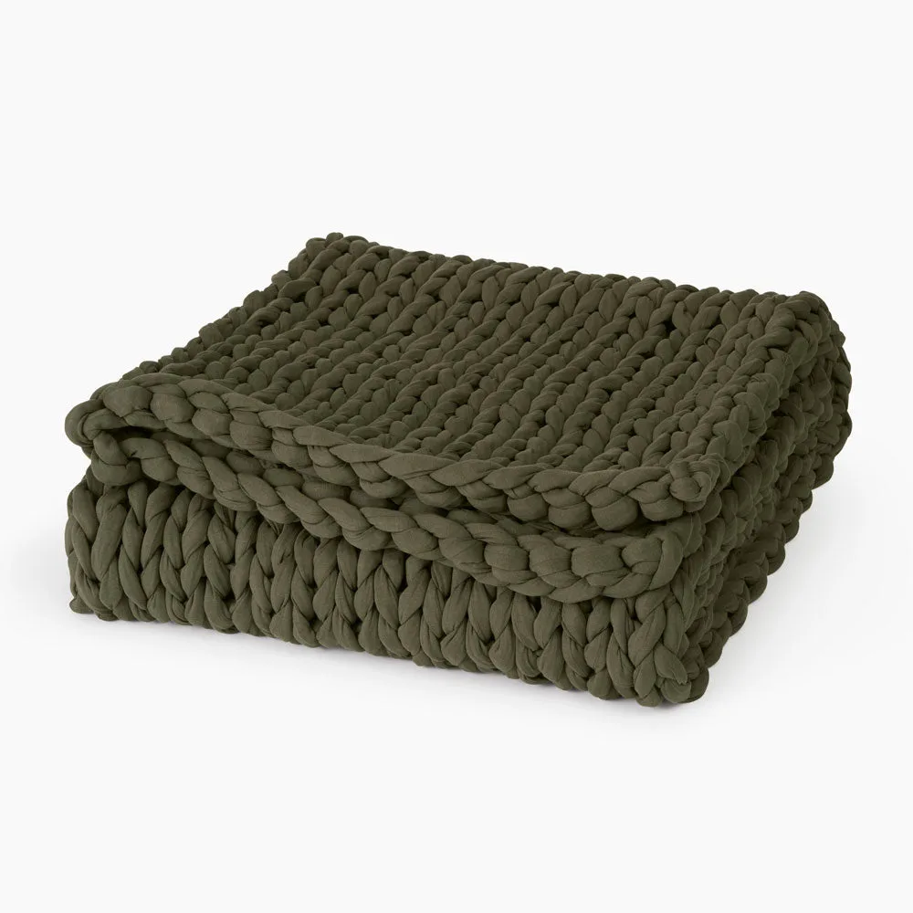 How to Style a Chunky Knit Weighted Blanket in Your Bedroom
