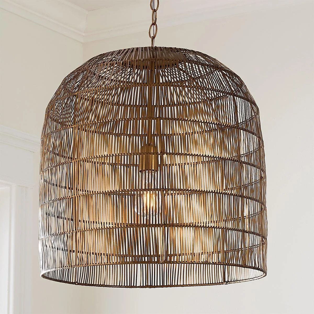 How to Choose Kitchen Island Lighting: Pendants and More