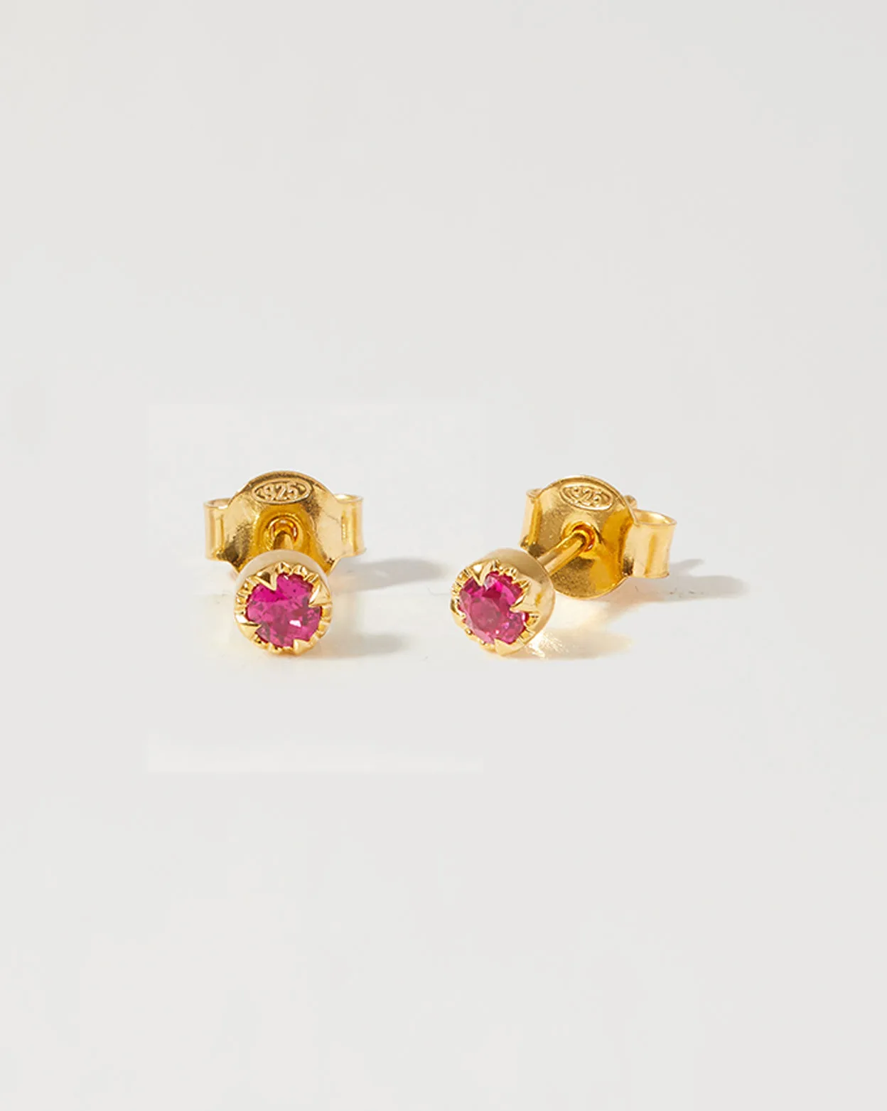 Birthstone vs. Zodiac Jewelry: Which Should You Choose?
