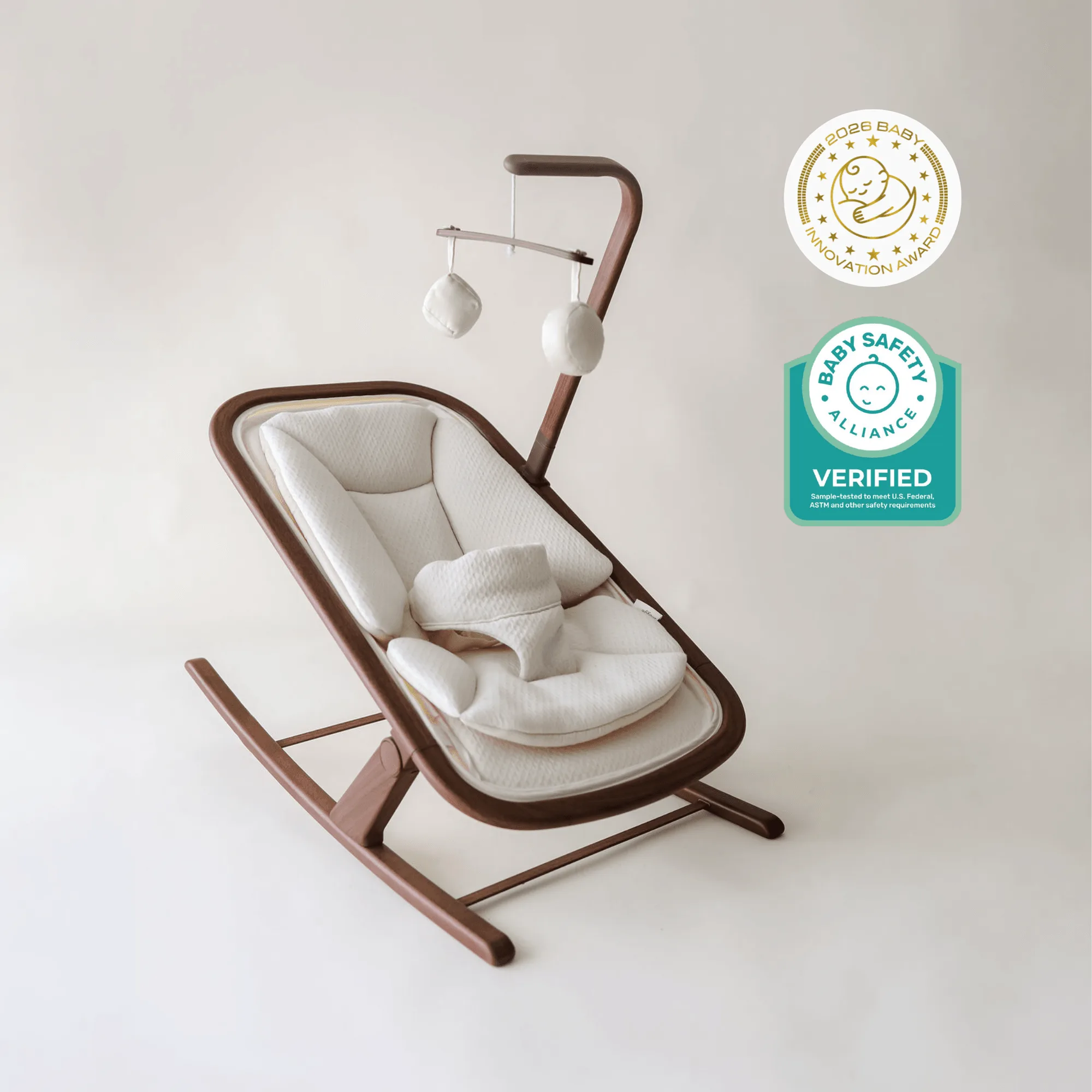 كيفية استخدام Snuggle Me Lounger للقيلولة تحت الإشراف: إرشادات السلامة