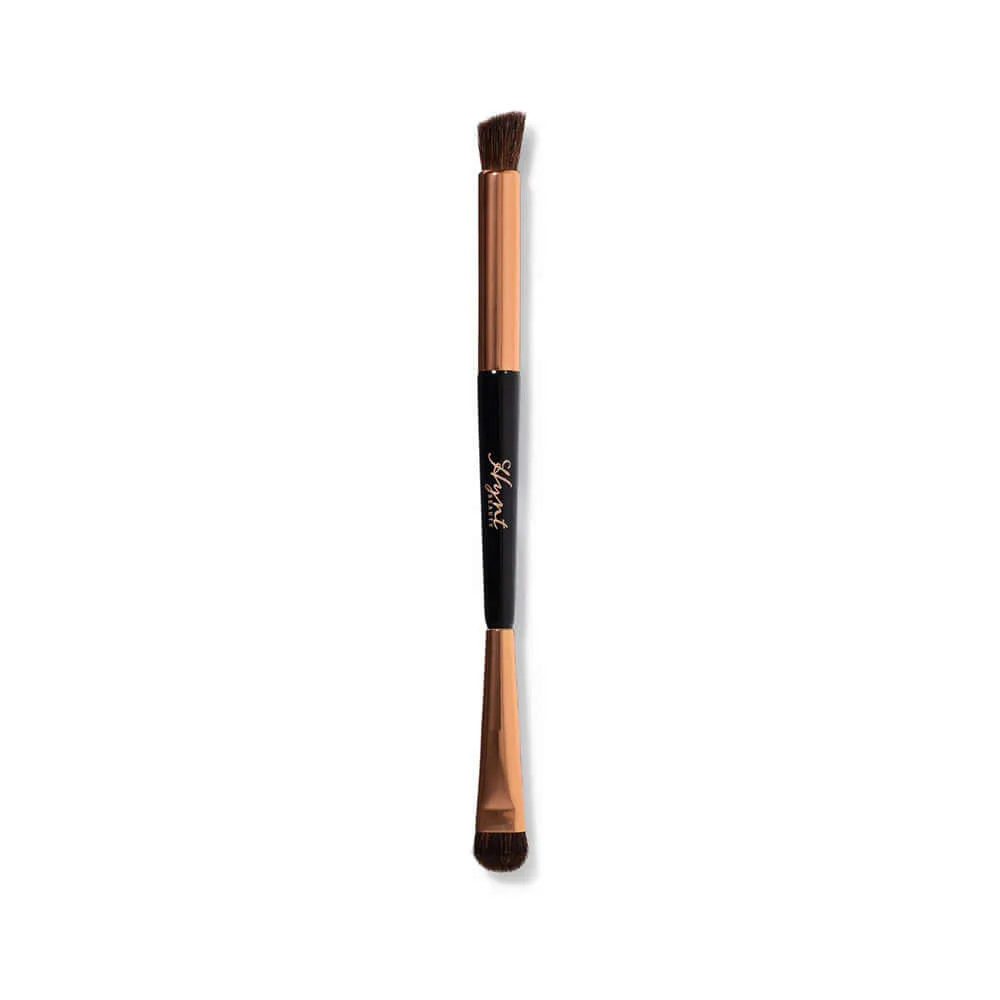 How to Use a Dual Eyeshadow Brush for Seamless Blending
