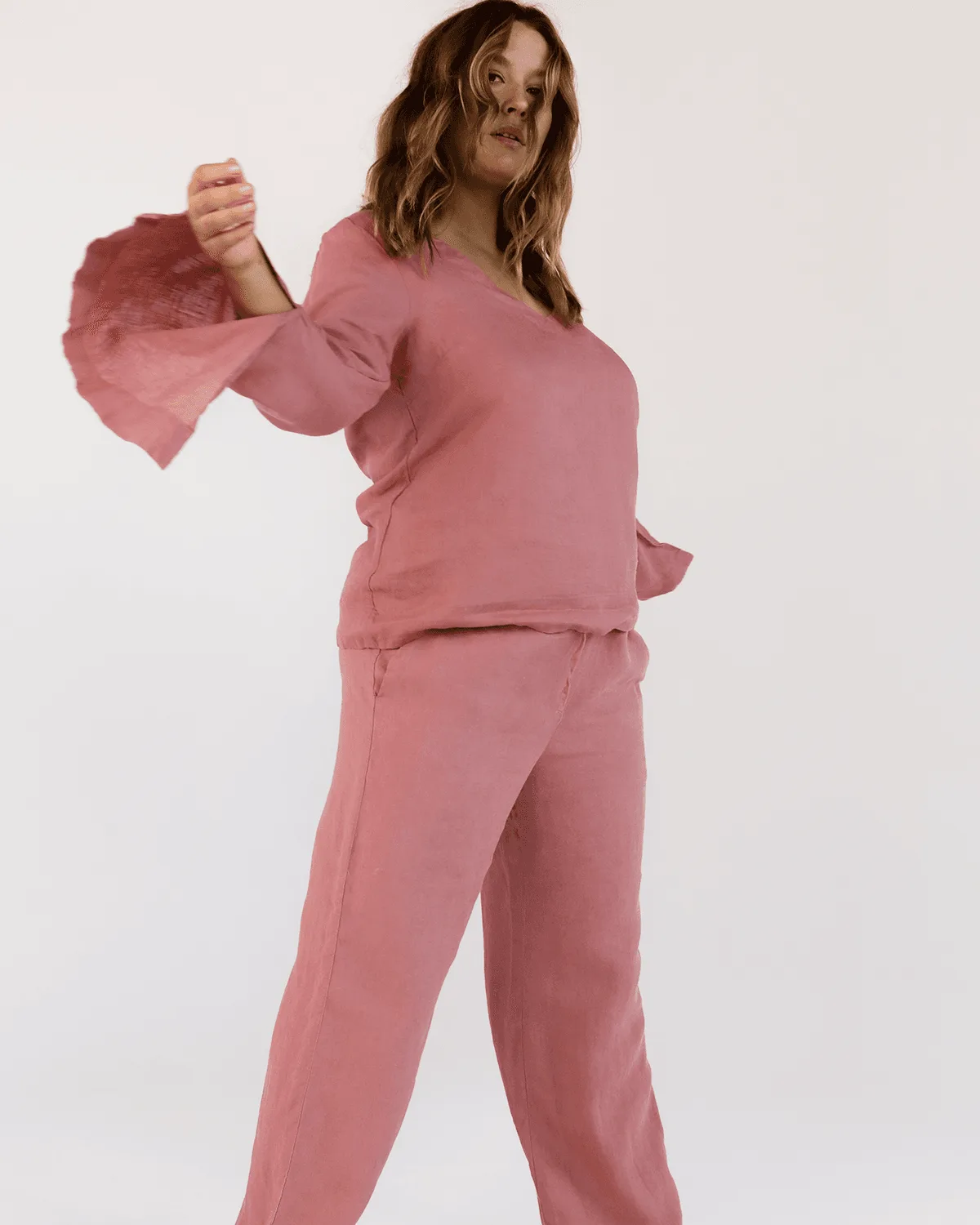 Poplin Pyjamas vs Linen Shorts: Which Sleepwear Fabric Is Best for Warm Nights?