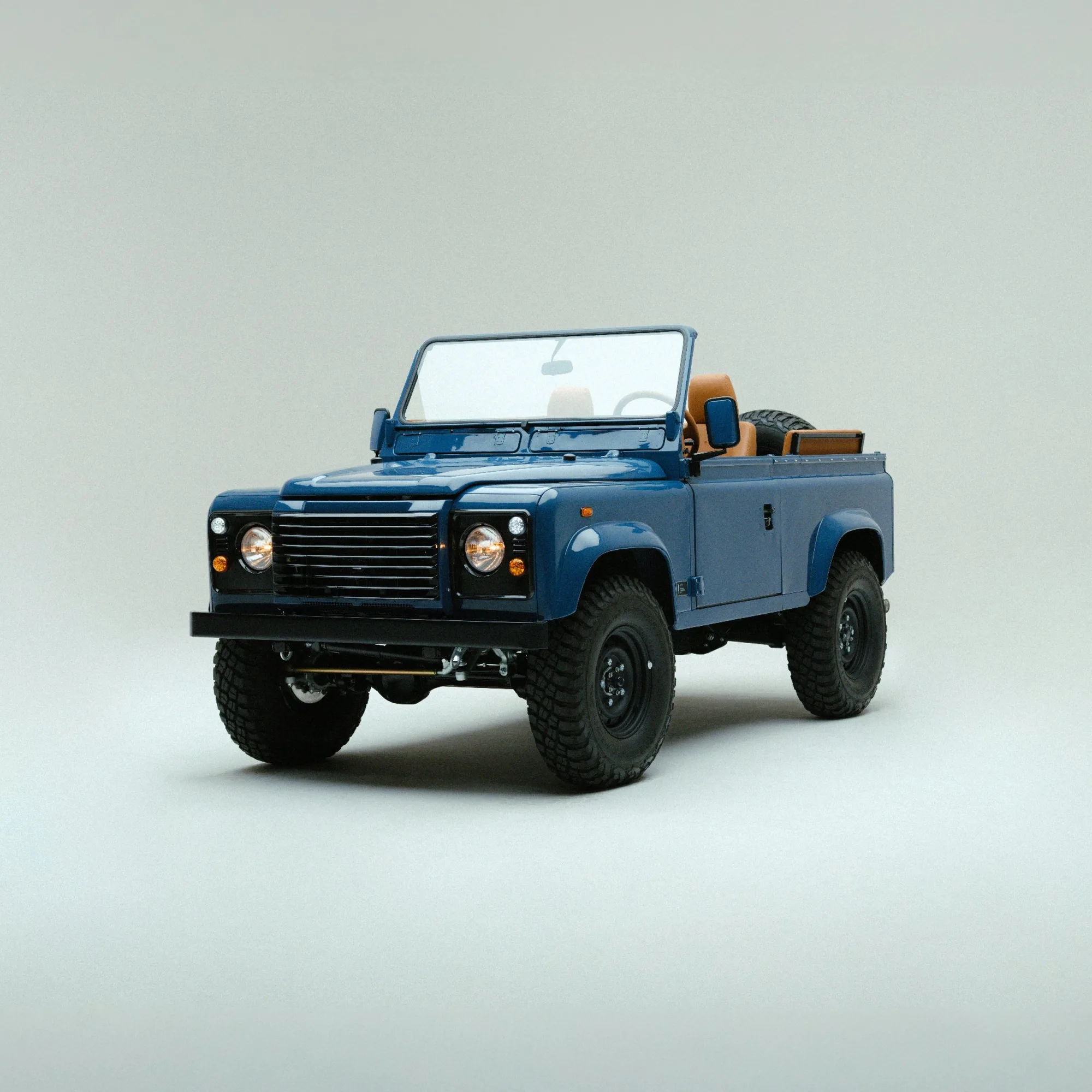 هل سيارة Monos × Brooklyn Coachworks Defender 90 تستحق الشراء؟