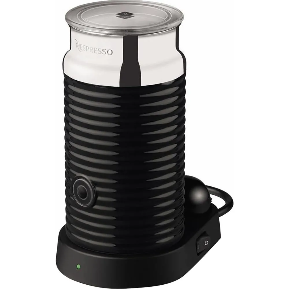 مقارنة بين Nespresso Aeroccino 3 والرغوة اليدوية: أيهما الأفضل؟