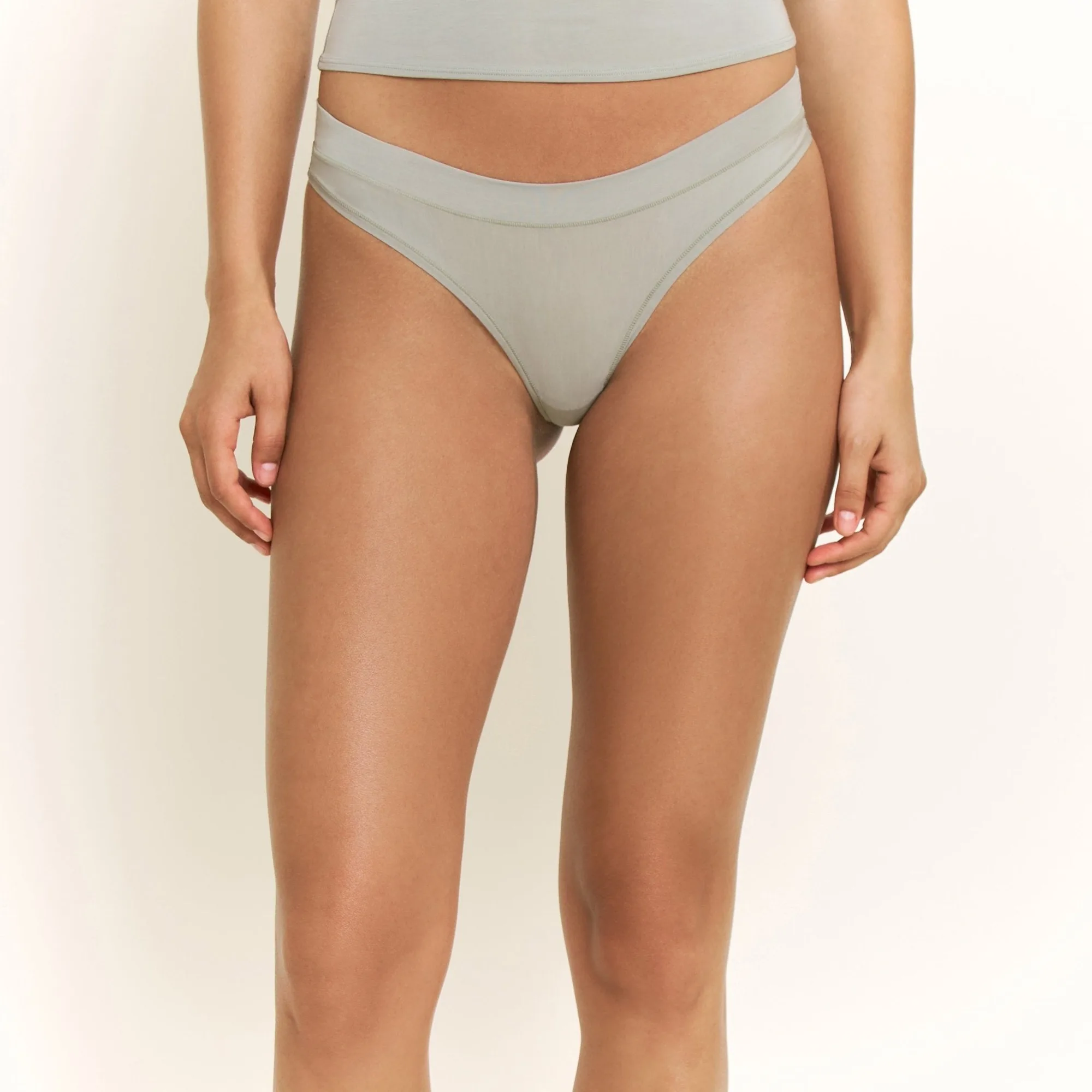 Emery Thong 소프트 올리브