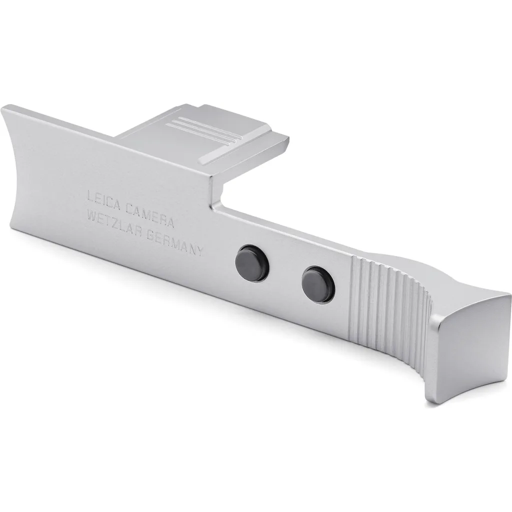 Leica Thumb Support Q3: aluminium, messing of zilver?