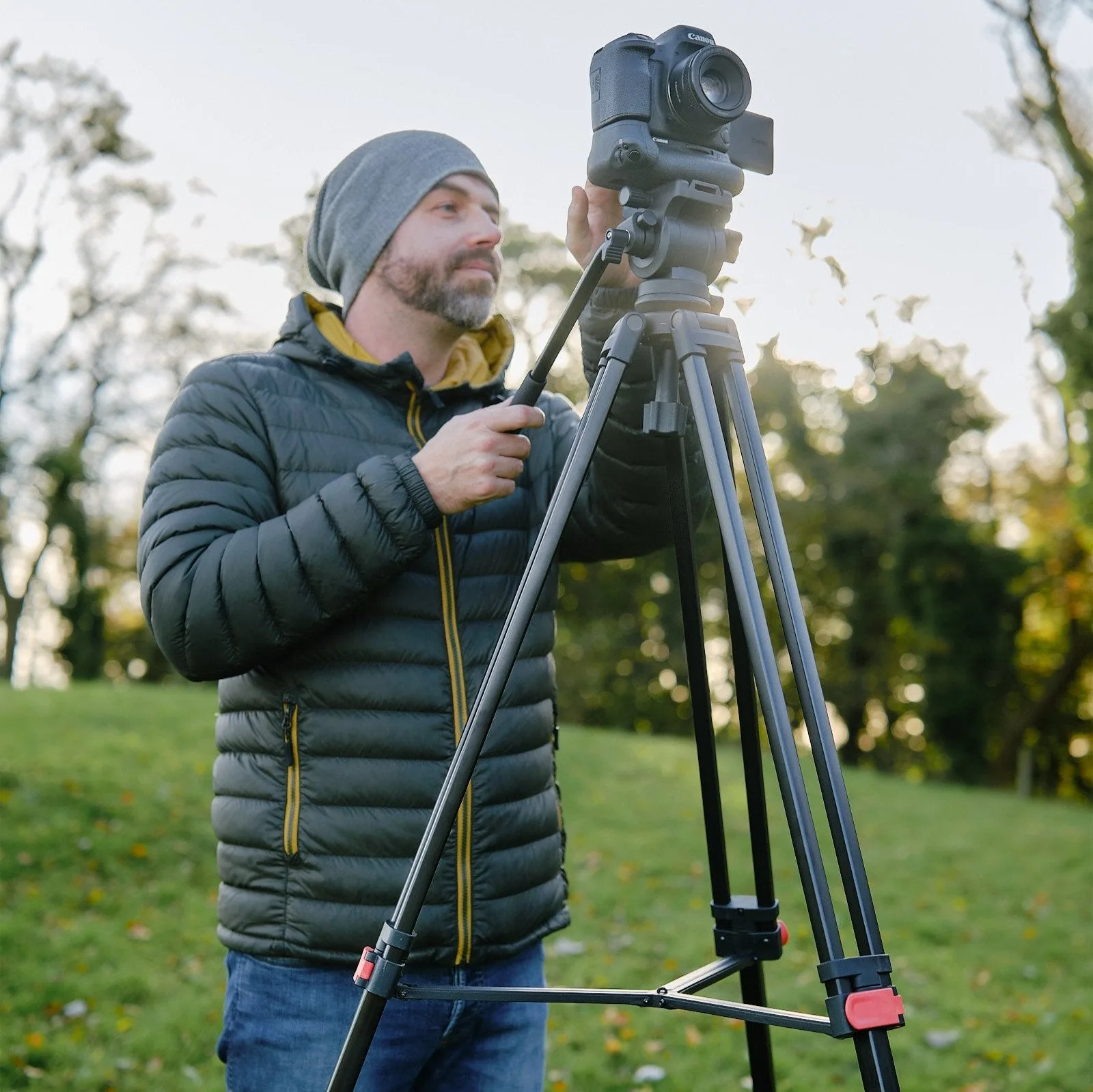 Tripod Materials: Aluminum vs Carbon Fiber Compared