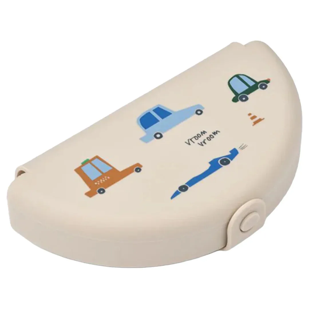 Cách chọn hộp đồ ăn nhẹ cho trẻ: Cốc gấp gọn vs Cốc ống hút