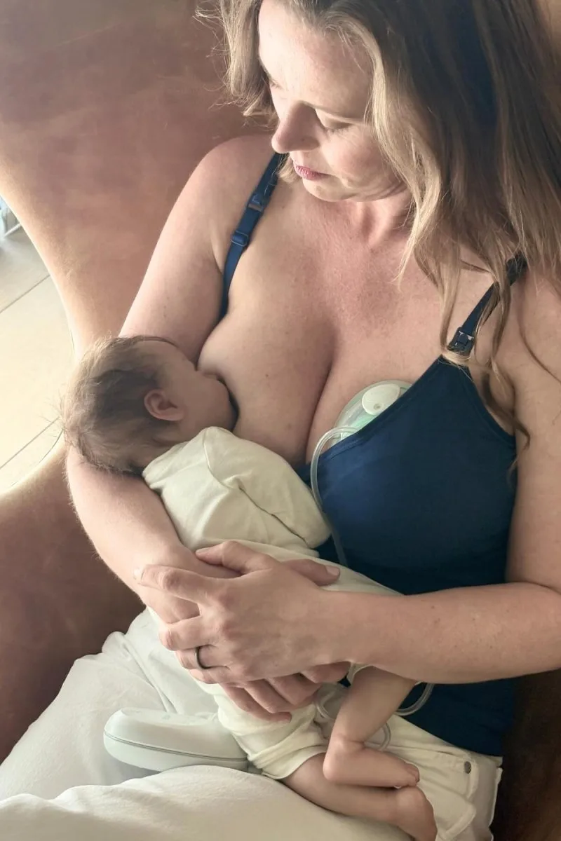Stages Maternity kojicí a odsávací top s nositelnou pumpou | Indigo