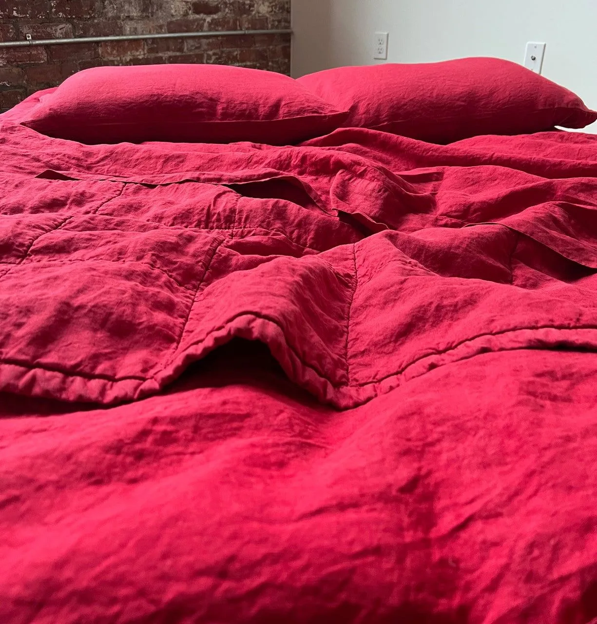 Linoto White Quilted Linen Coverlet Review: A Lightweight Layer of Luxury