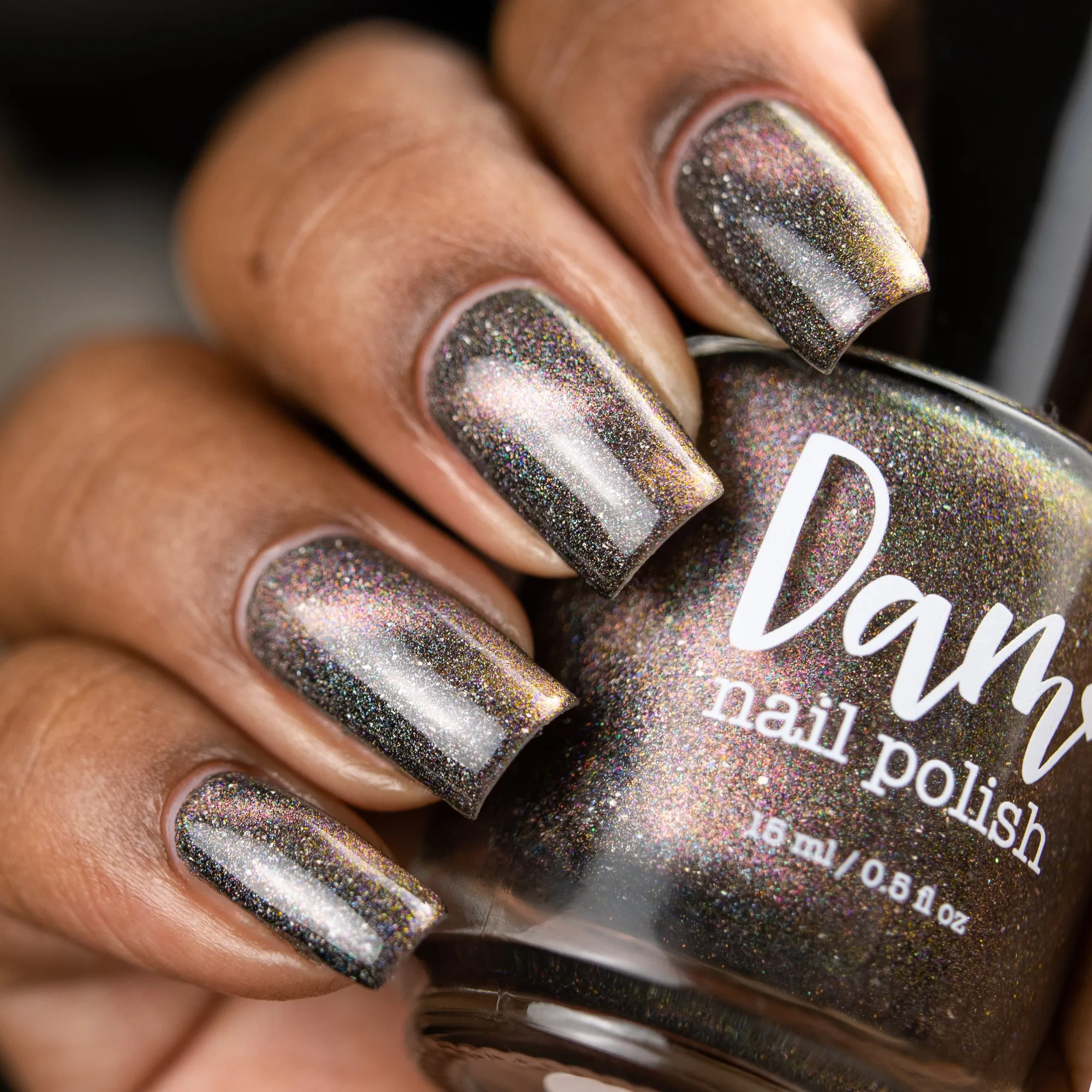 Magnetic vs Reflective Glitter: Which Nail Finish Fits You?