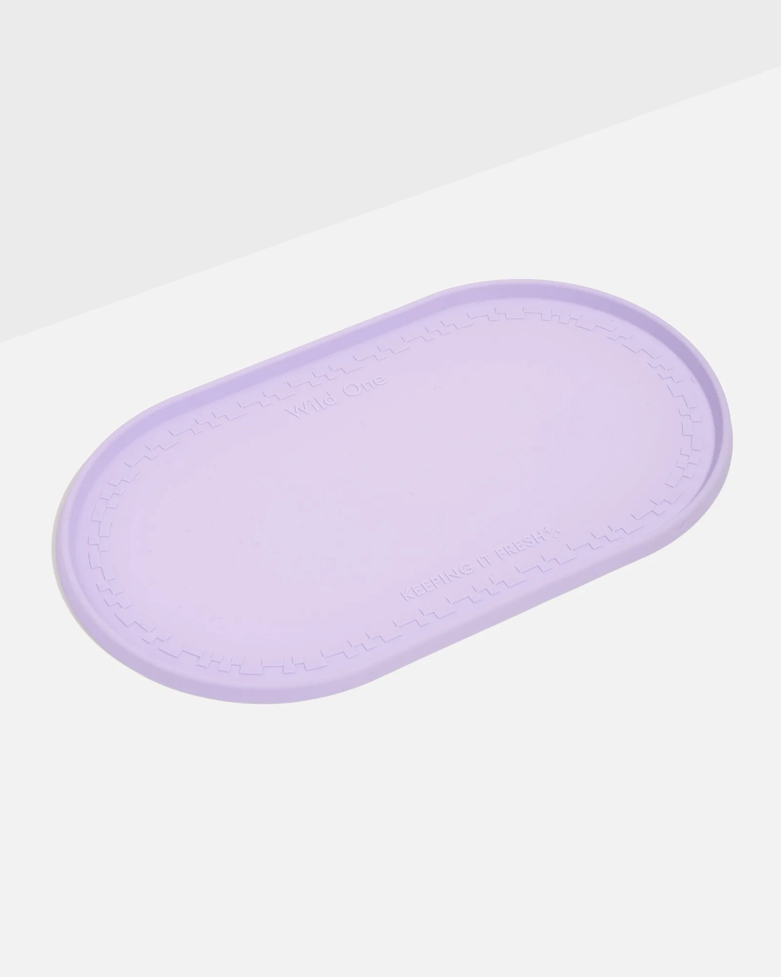 Cat Placemat vs. Slow Feeder: Do You Need Both for a Cleaner, Healthier Mealtime?