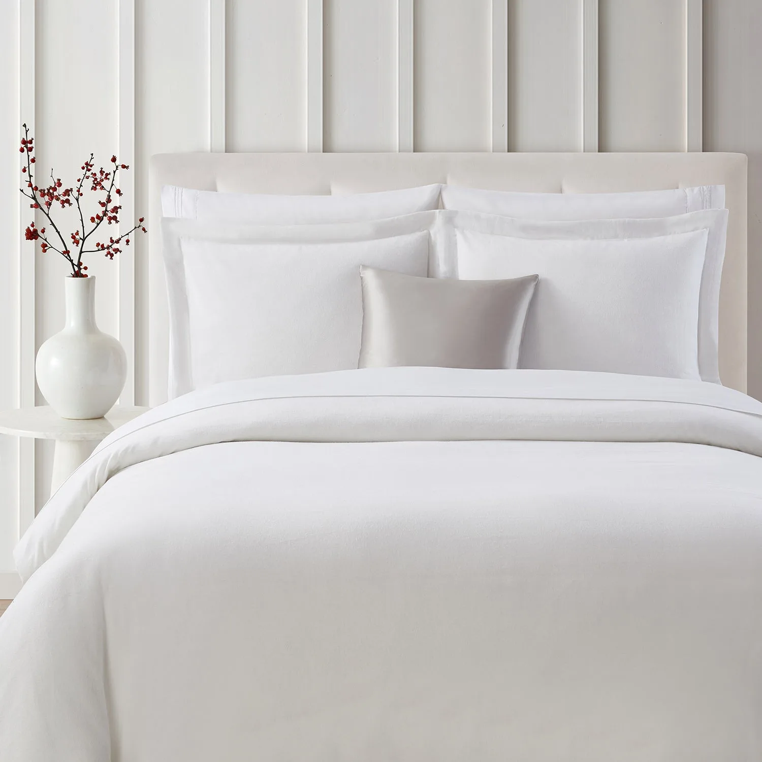 Embroidered vs Plain Duvet Cover Set: Which Style Suits Your Bedroom?