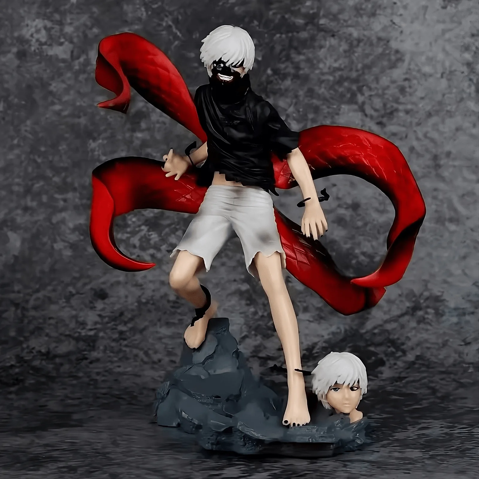 Anime Figures vs Plushies: How to Choose the Perfect Gift for Anime Fans