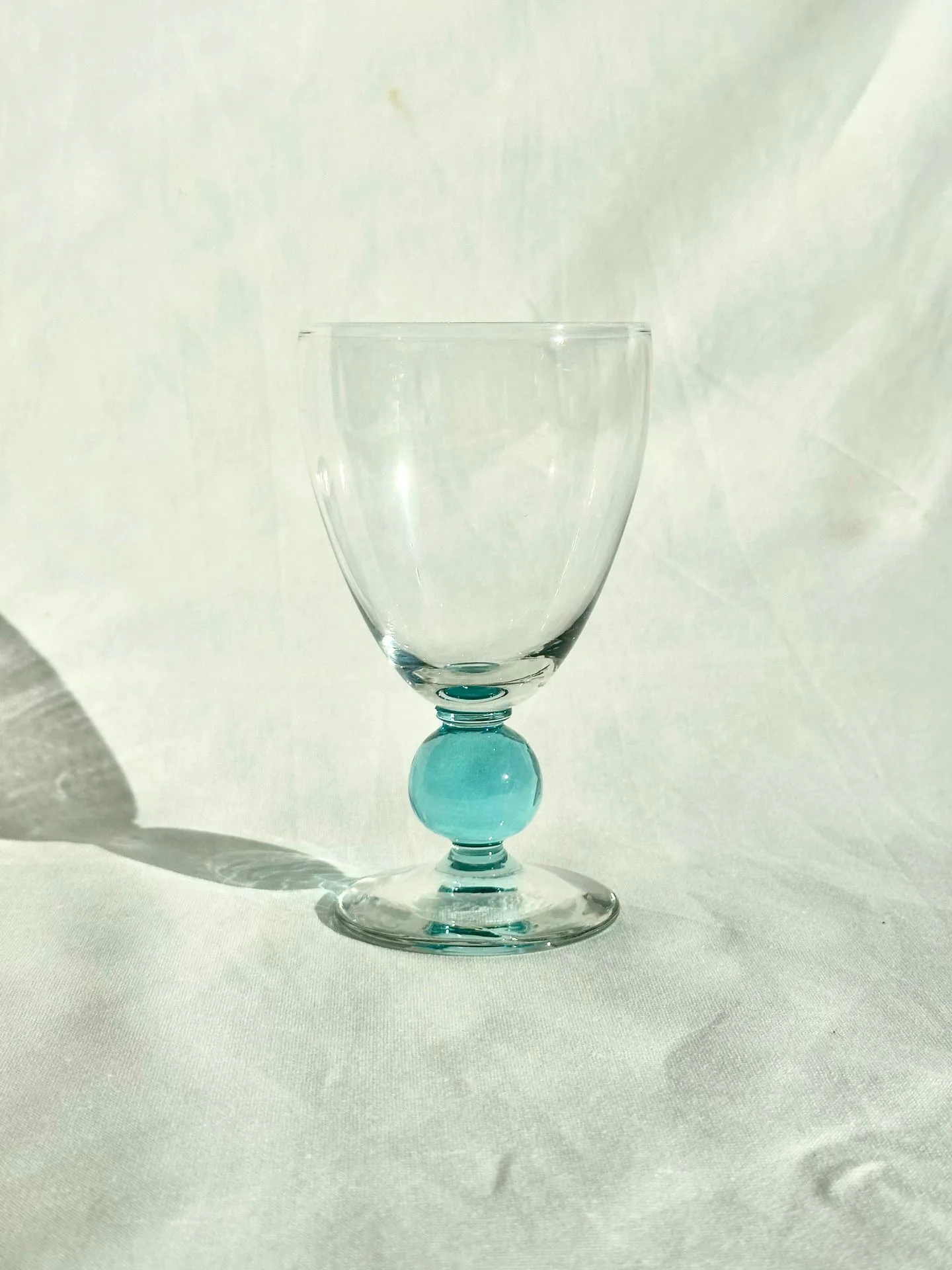 Hand Blown Azul Tumbler vs Cerulean Water Goblet: Which Glassware Suits Your Table?