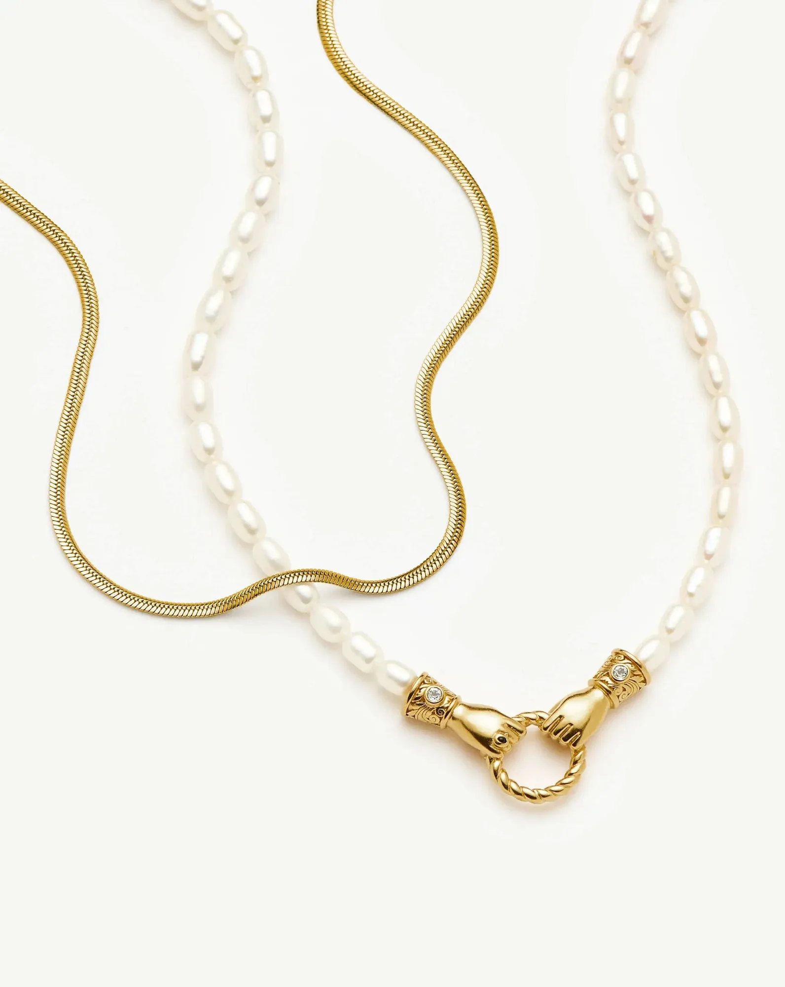 Necklace Sets vs. Individual Necklaces: Which is Better for Gifting?