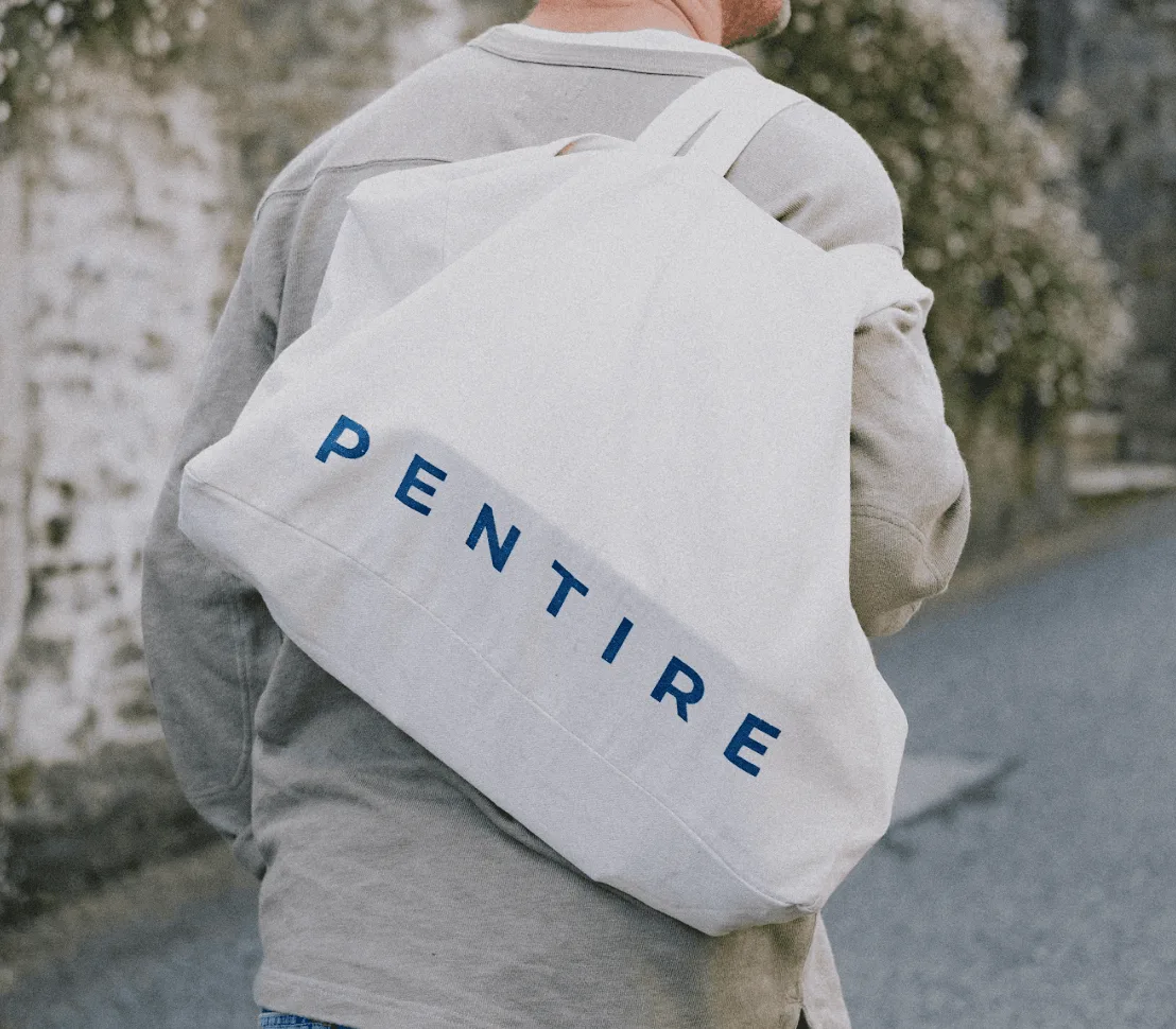 Pentire Beach Bag Review: A Stylish Coastal Accessory for Your Summer Adventures