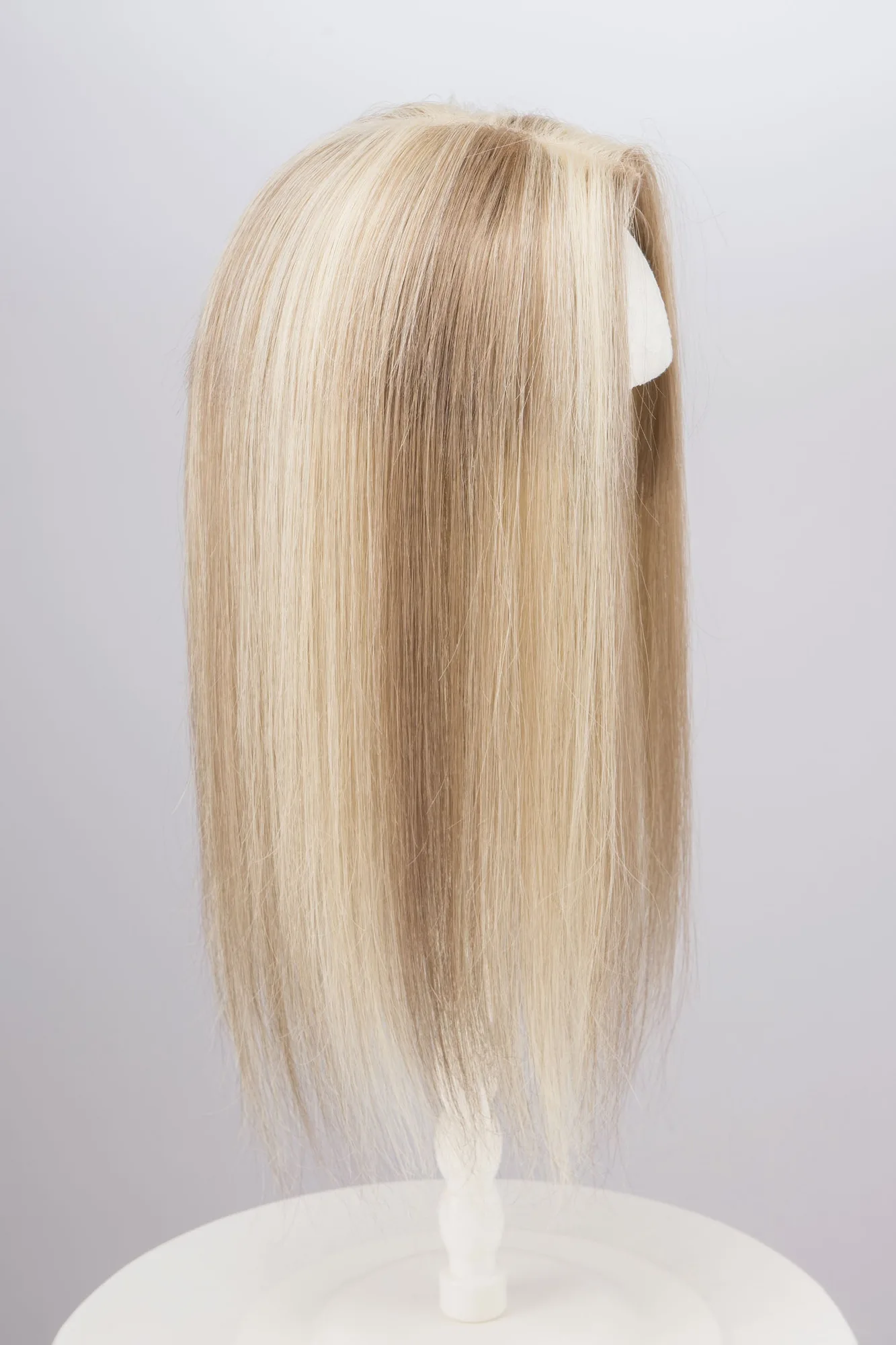 Topper Balayage Louro Cinzento: Correspondência de Cor e Cuidados
