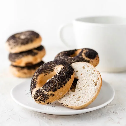 Bagels aux graines de pavot ou wraps sans gluten : quel pain gagne ?