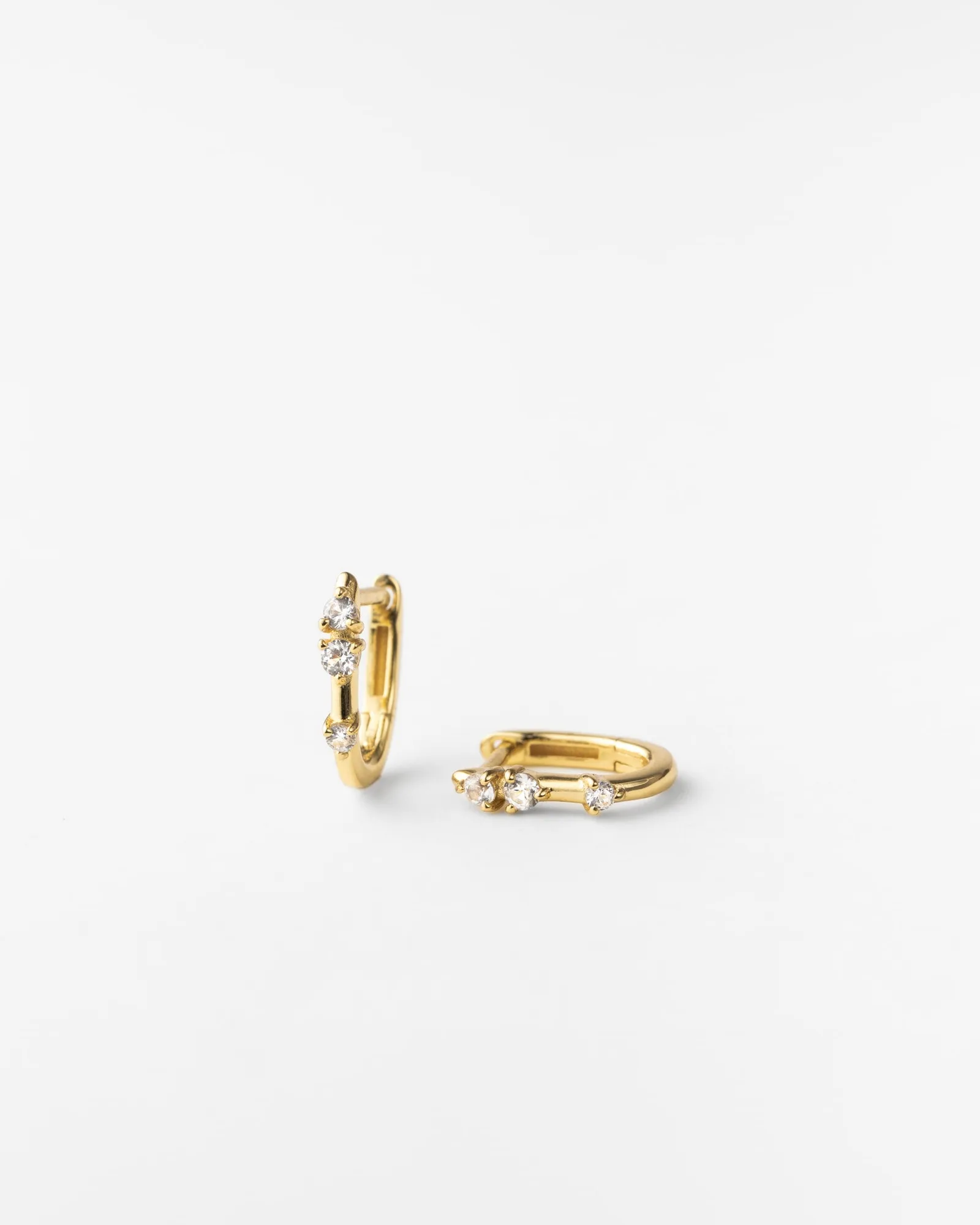 Celestial Jewelry Trends: Why Stars, Moons, and Galaxies Are Taking Over Fashion