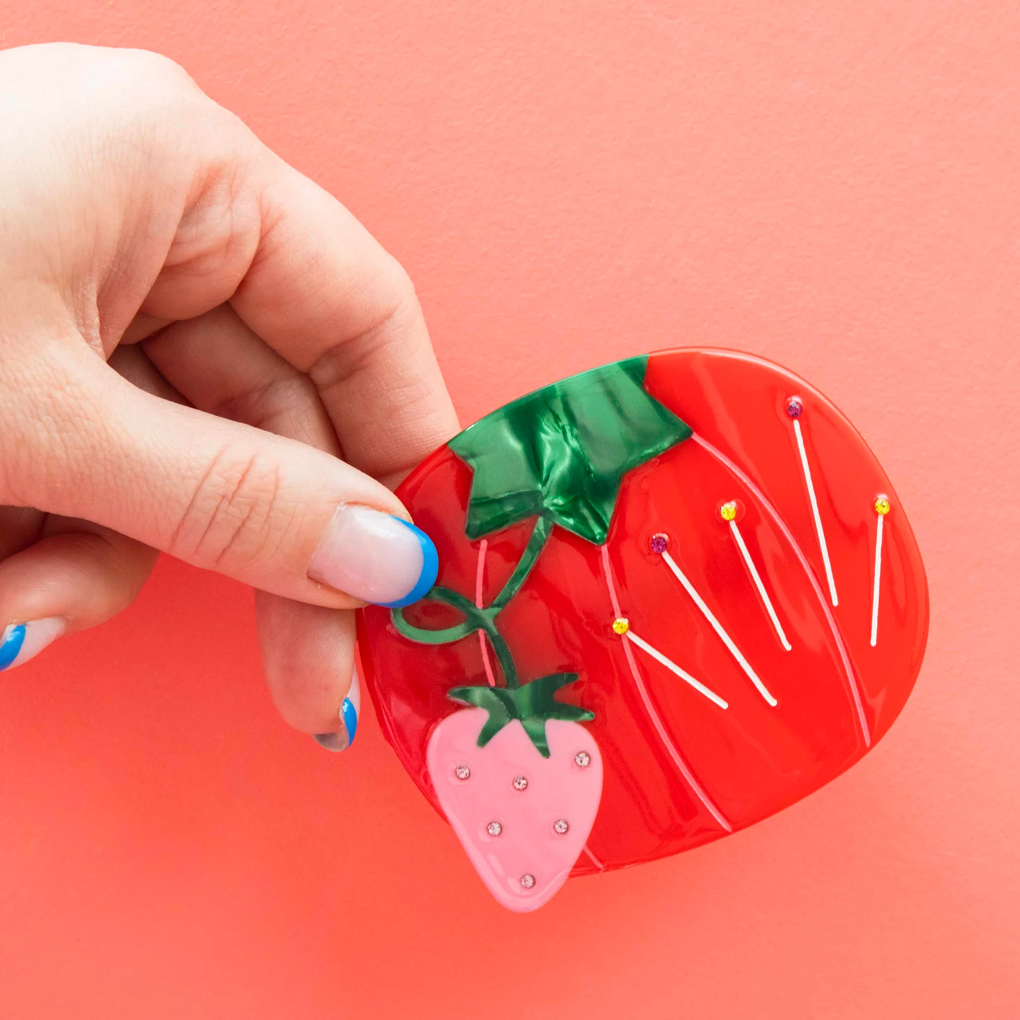 Alfineteira de Tomate em Barrete Francês