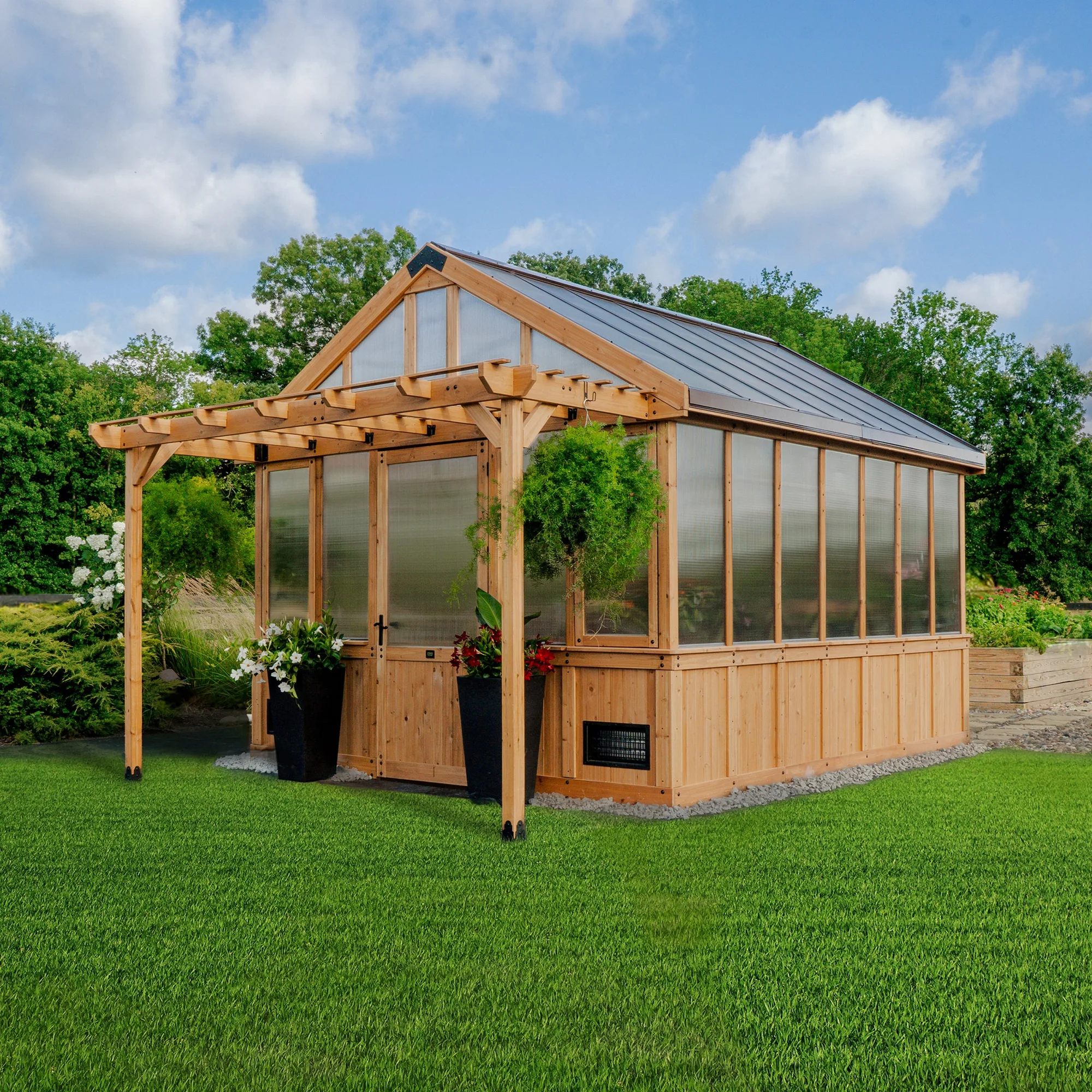 Kas, tuinhuis of pergola: kies de juiste tuinstructuur