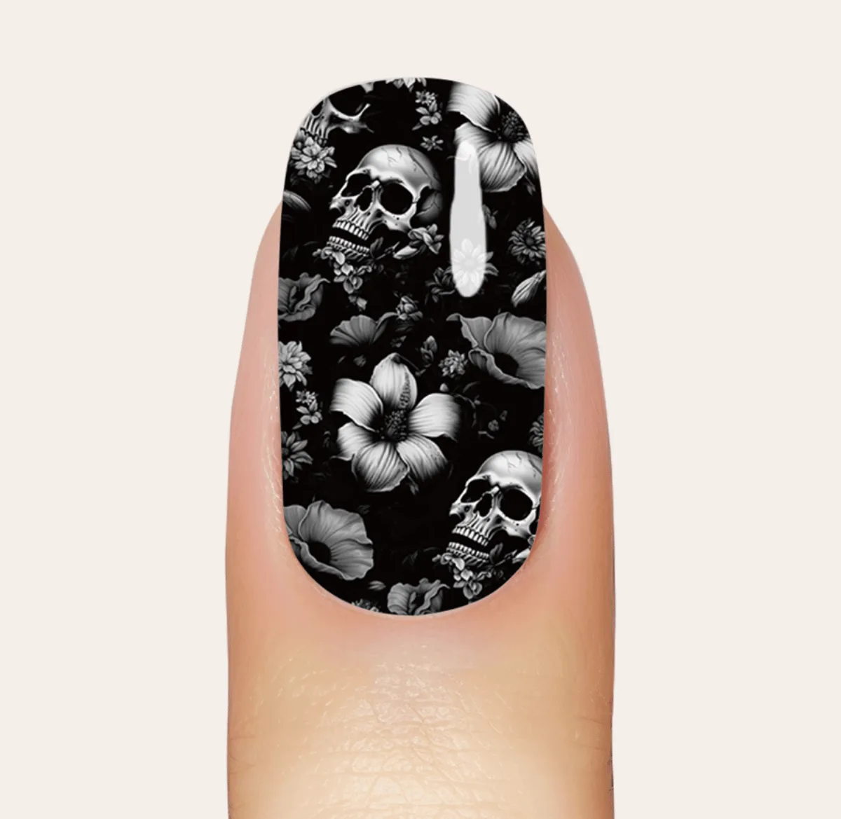 Cómo aplicar gel UV: Deadly Gorgeous para un look atrevido