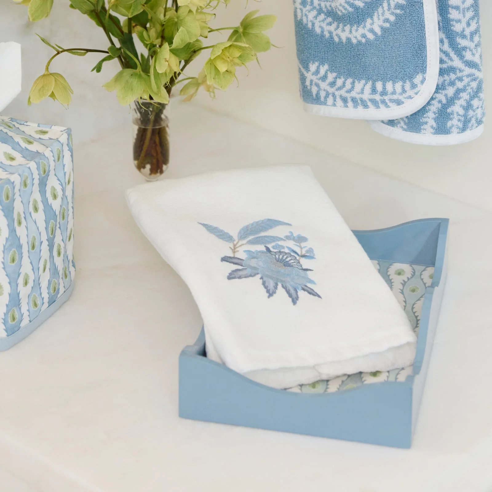What to Put in a Hostess Gift Set for Entertaining
