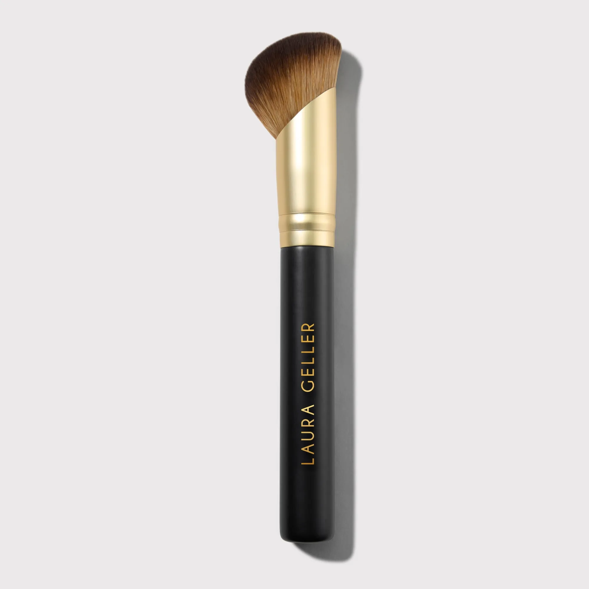 How to Use a Sculpting Face Brush for a Lifted Look on Mature Skin: Contouring Tips Without Harsh Lines