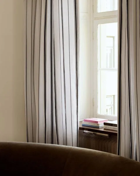 How to Style the Triple Stripe – Dusty White/Black Rug with Linen Bedding and Curtains