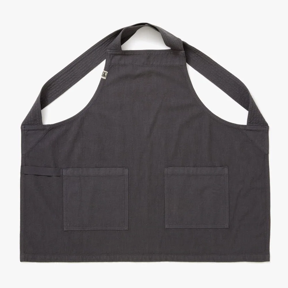 How to Choose the Best Apron for Grilling and BBQ: Heat Resistance, Fit, and Durability