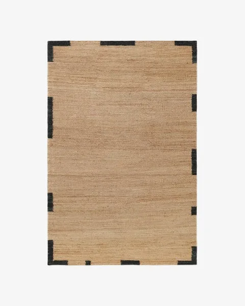 How to Layer a Square Kilim Rug with a Linen Blend Pillowcase Set for a Cozy Bedroom