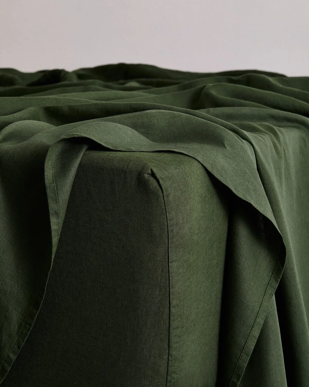 Linen Bedding and Allergies: Is It Hypoallergenic? A Complete Guide to Natural Allergy Relief