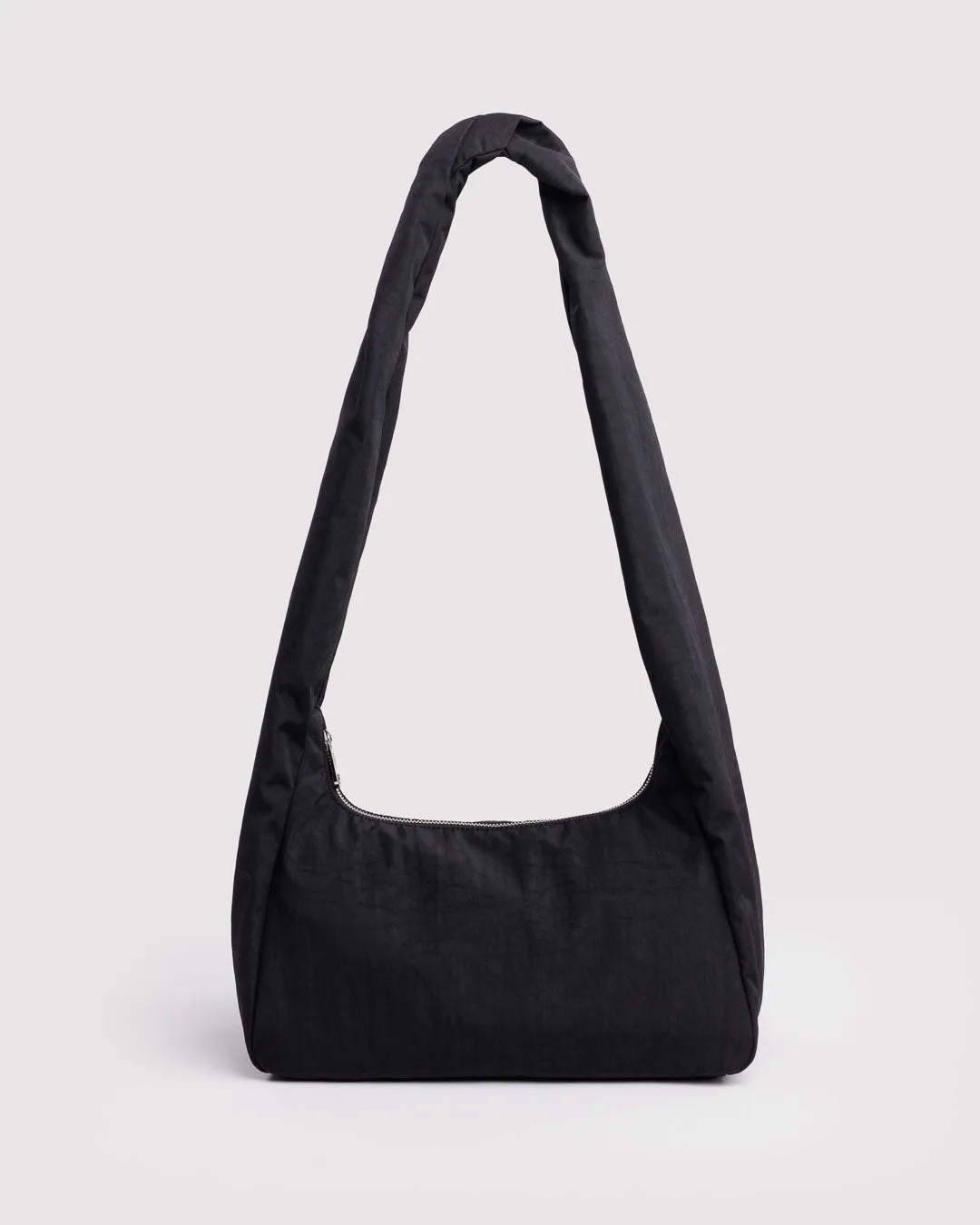 Nylon Meringue Bag vs. Nylon Pochette: Wer passt mehr?