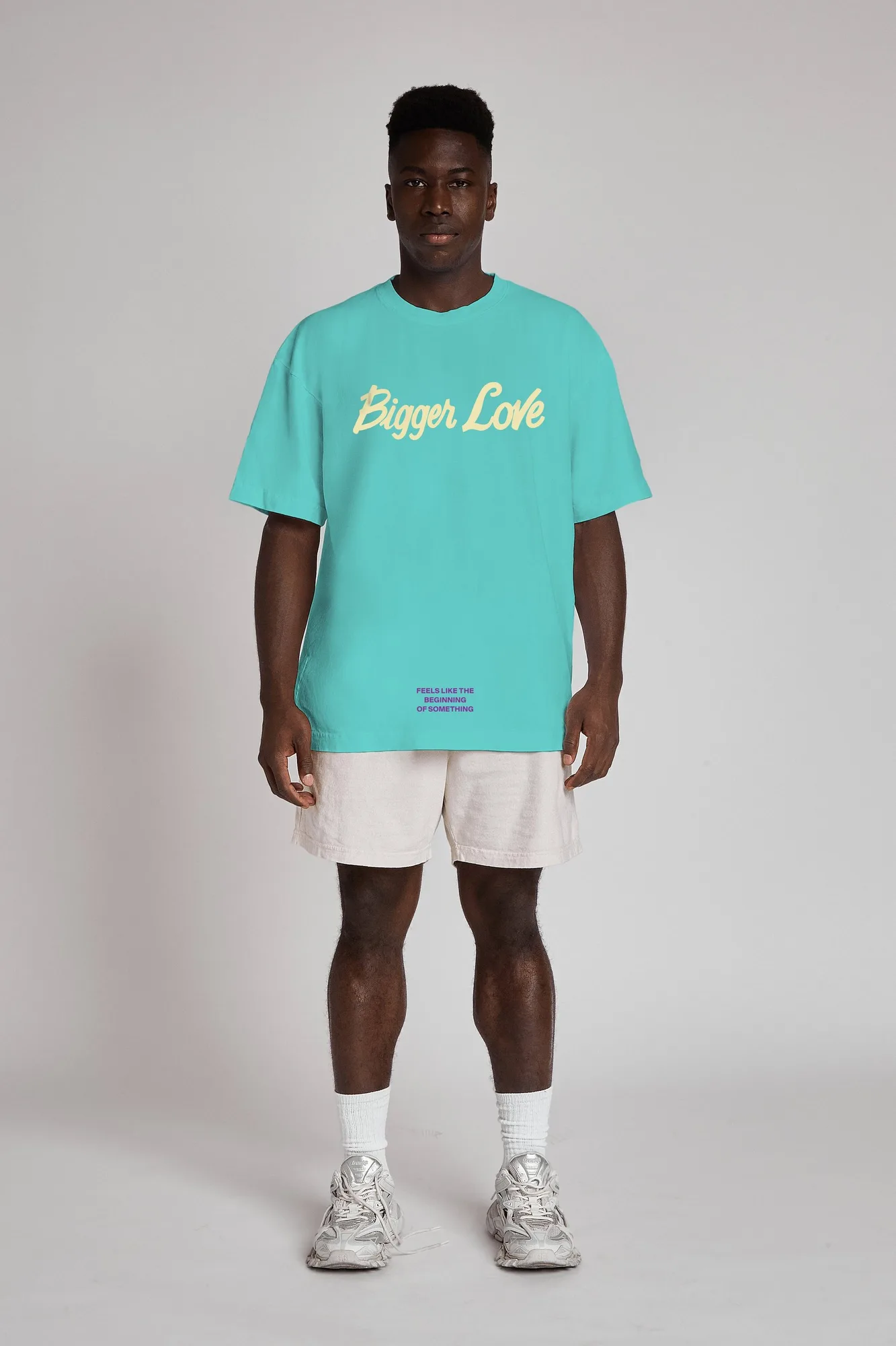 Bigger Love einseitiges T-Shirt (Blaugrün)