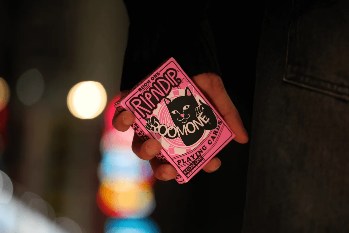 Carte RIPNDIP: La Rosa vs. Il Mattone Intero
