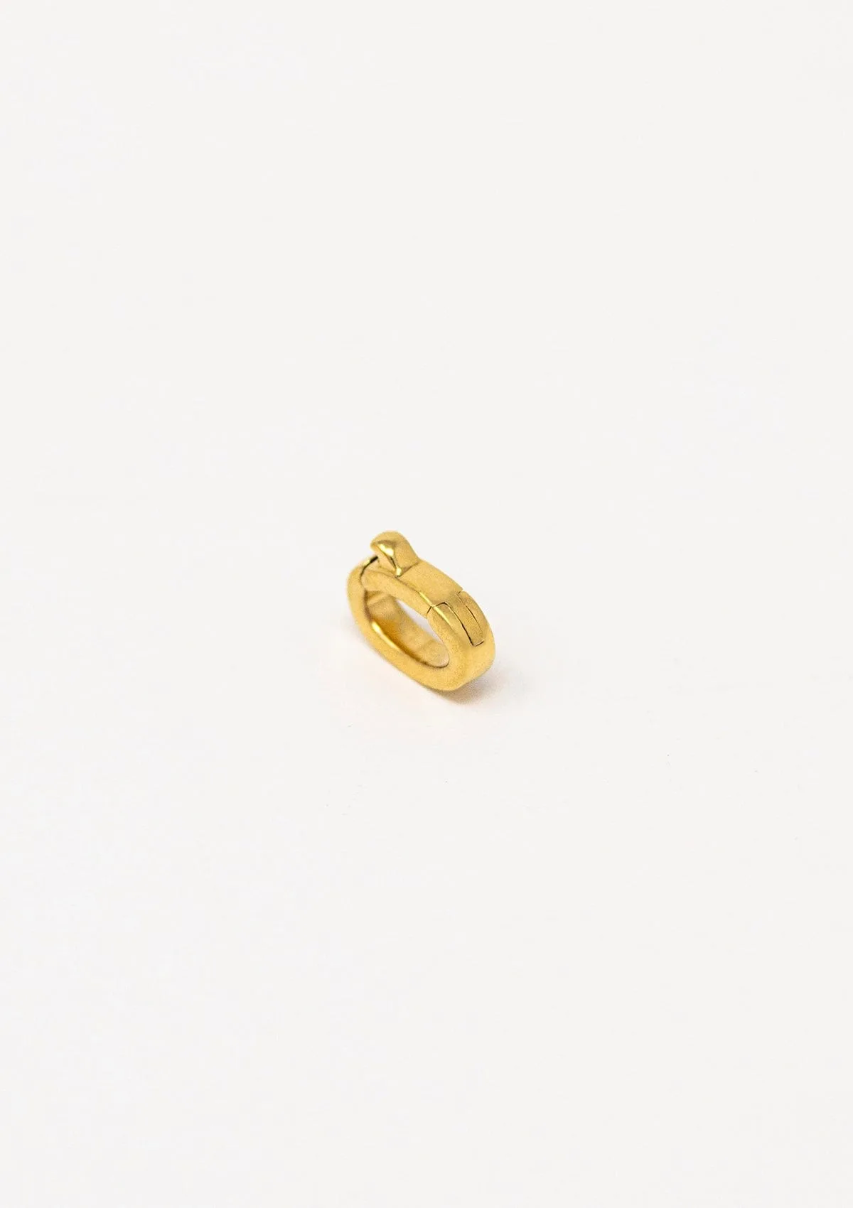 Demi Lune vs. Halo Necklace: Which 14k Gold Filled Pendant Fits Your Style?