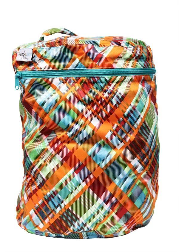 Kanga Care Wet Bag: Quinn vs Aquarius Size Comparison