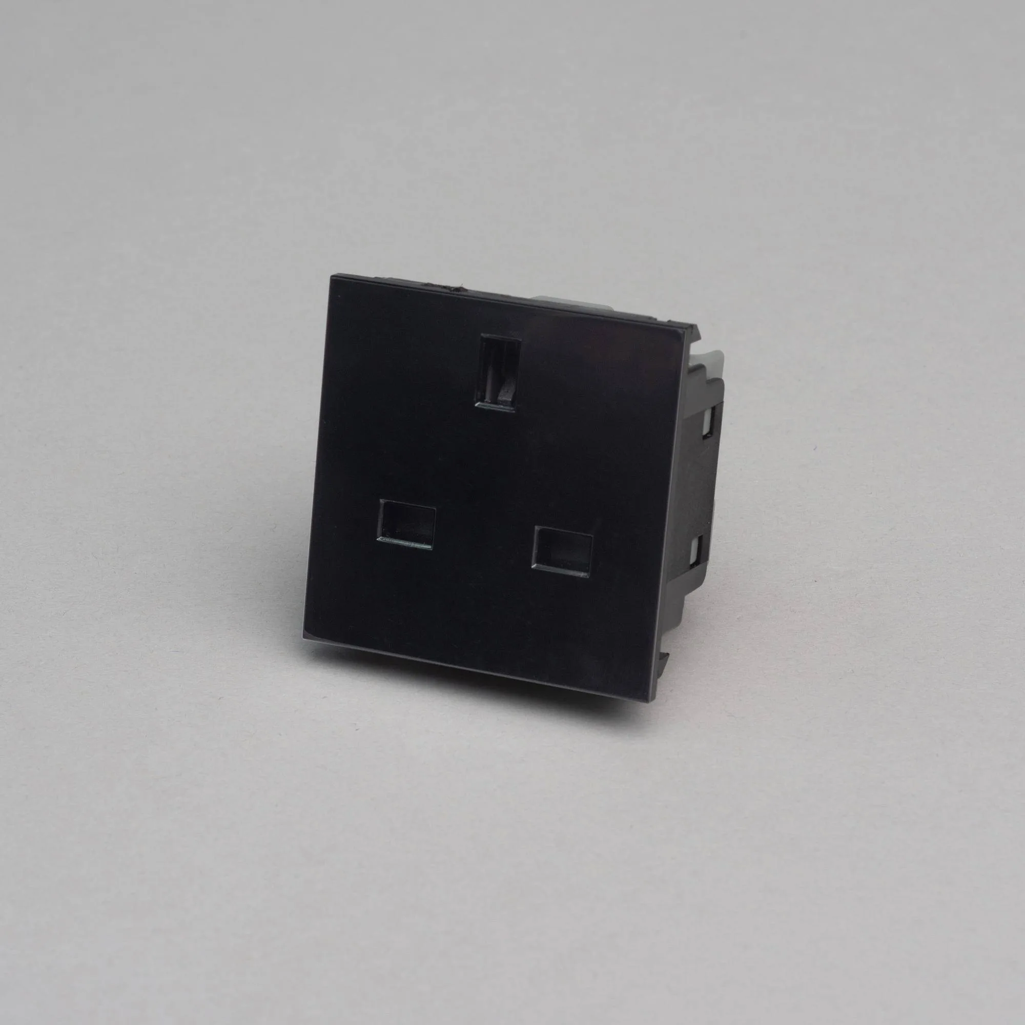 13A SOCKET MODULE / TYPE G / 50 MM