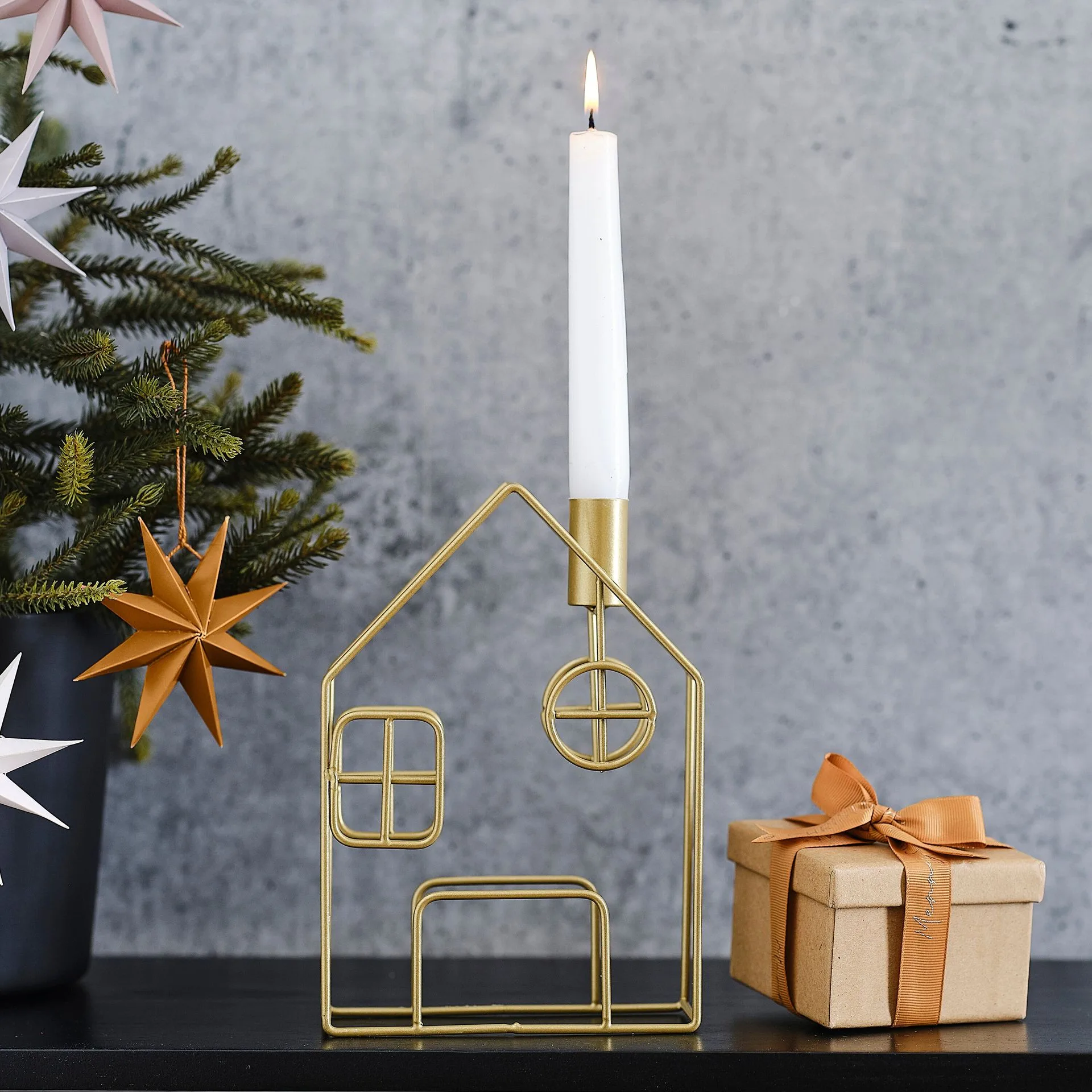 The Best Artificial Christmas Wreaths for a Festive Home: A Complete Buying Guide