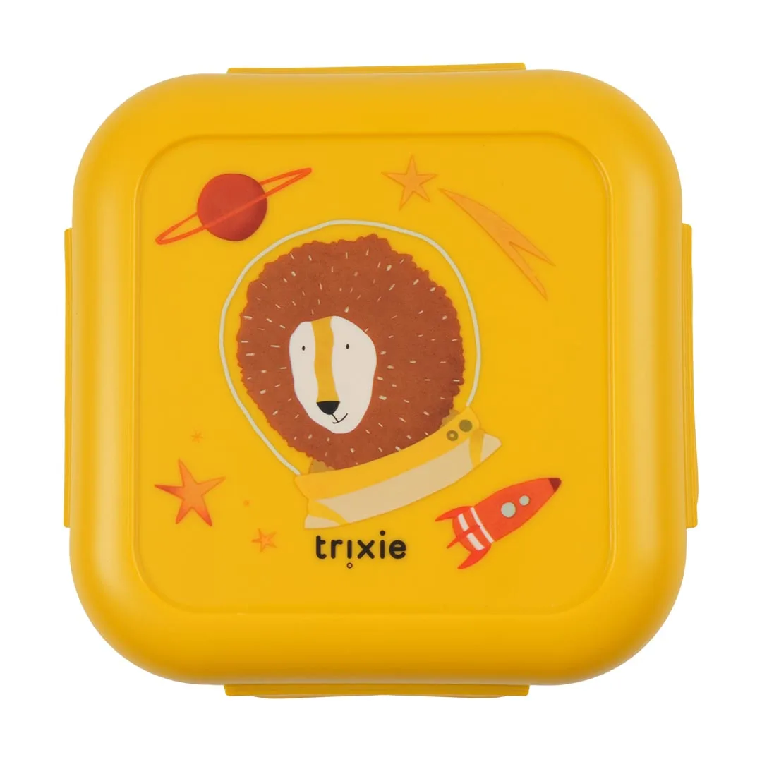 How to Use a Snack Box with Clips for On-the-Go Snacking