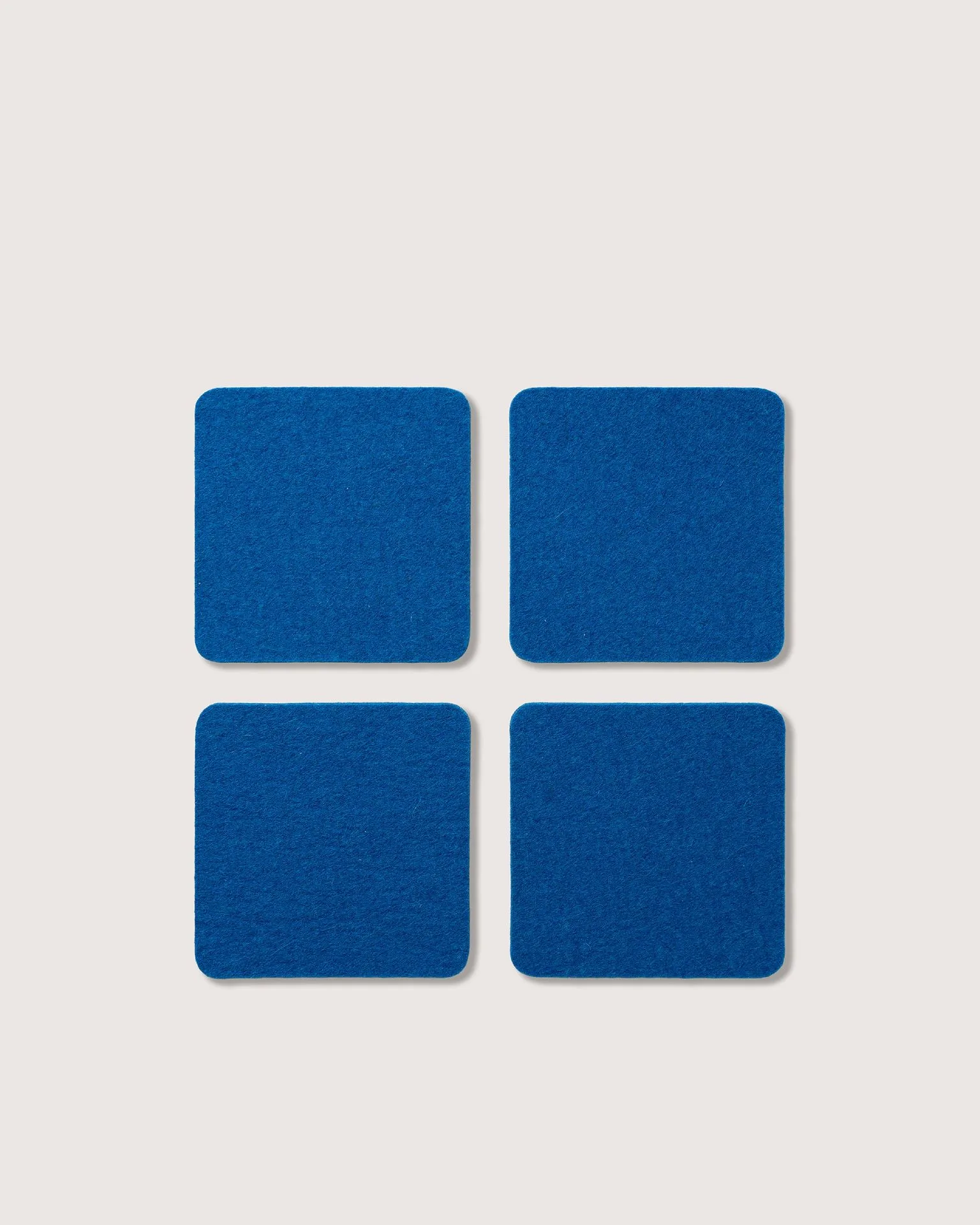 Merino Wool vs. Linen: Which Natural Fiber Is Best for Summer Home Decor?