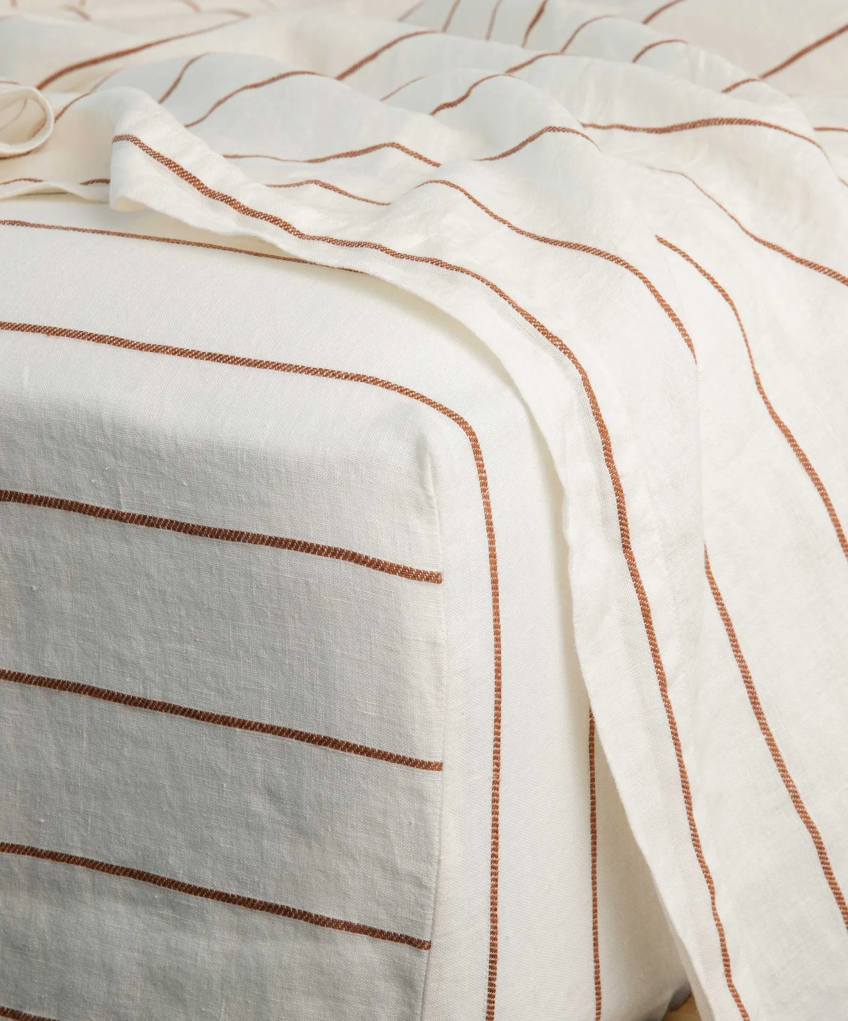 Linen Bedding for Hot Sleepers: Stay Cool All Night Naturally