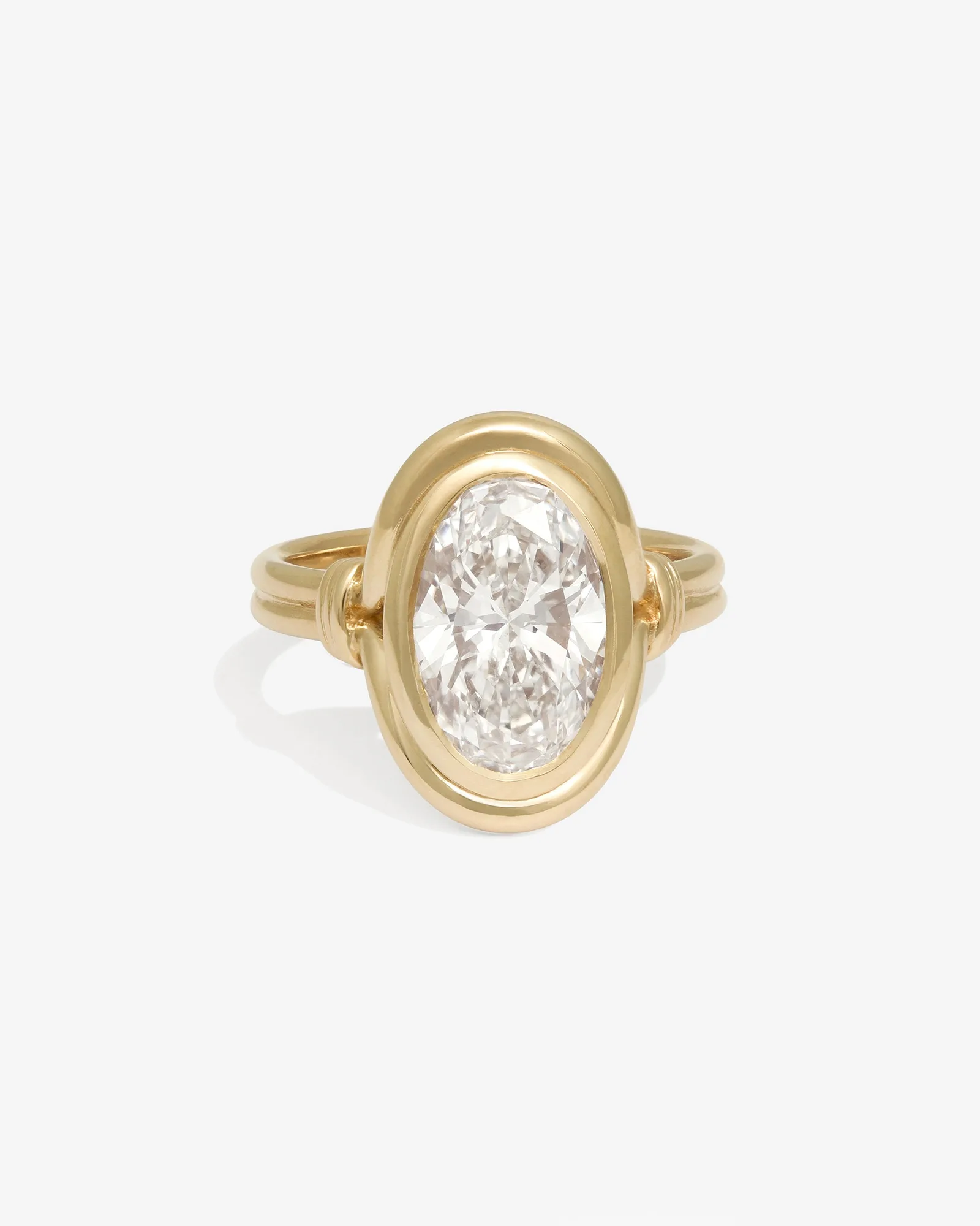 Earring Irritation? Causes & Hypoallergenic Solutions