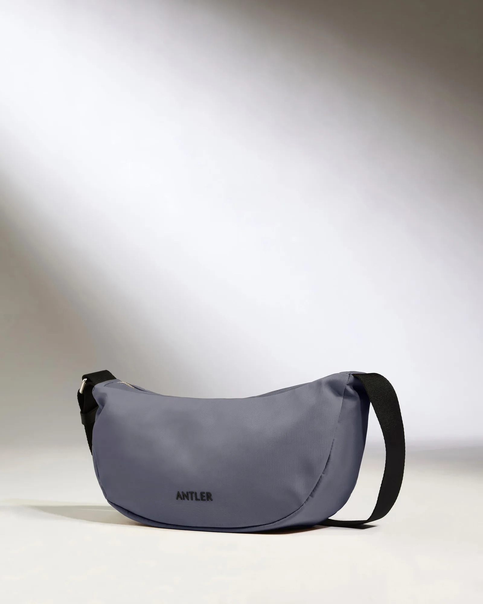 Icon Slingbag in Wiesenviolett