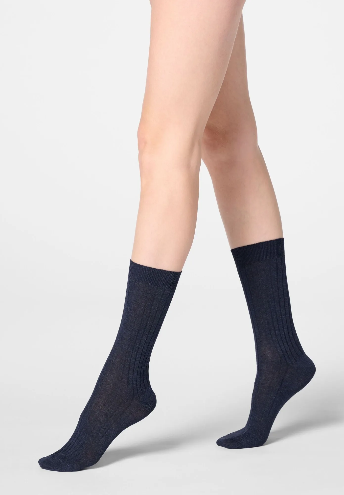 Viscose and Cashmere Socks vs Wool Socks: What to Wear
