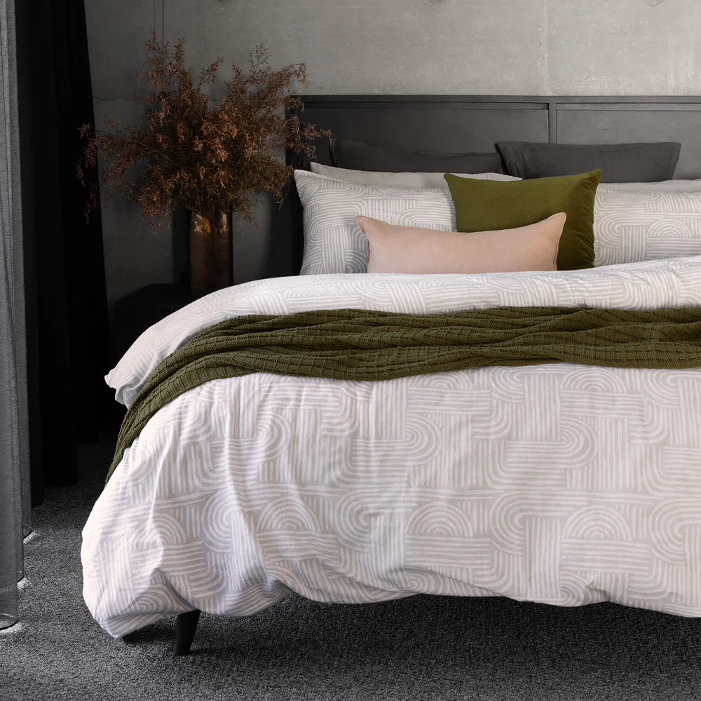 Cotton vs Linen Quilt Covers: Which Is Better for Your Sleep?
