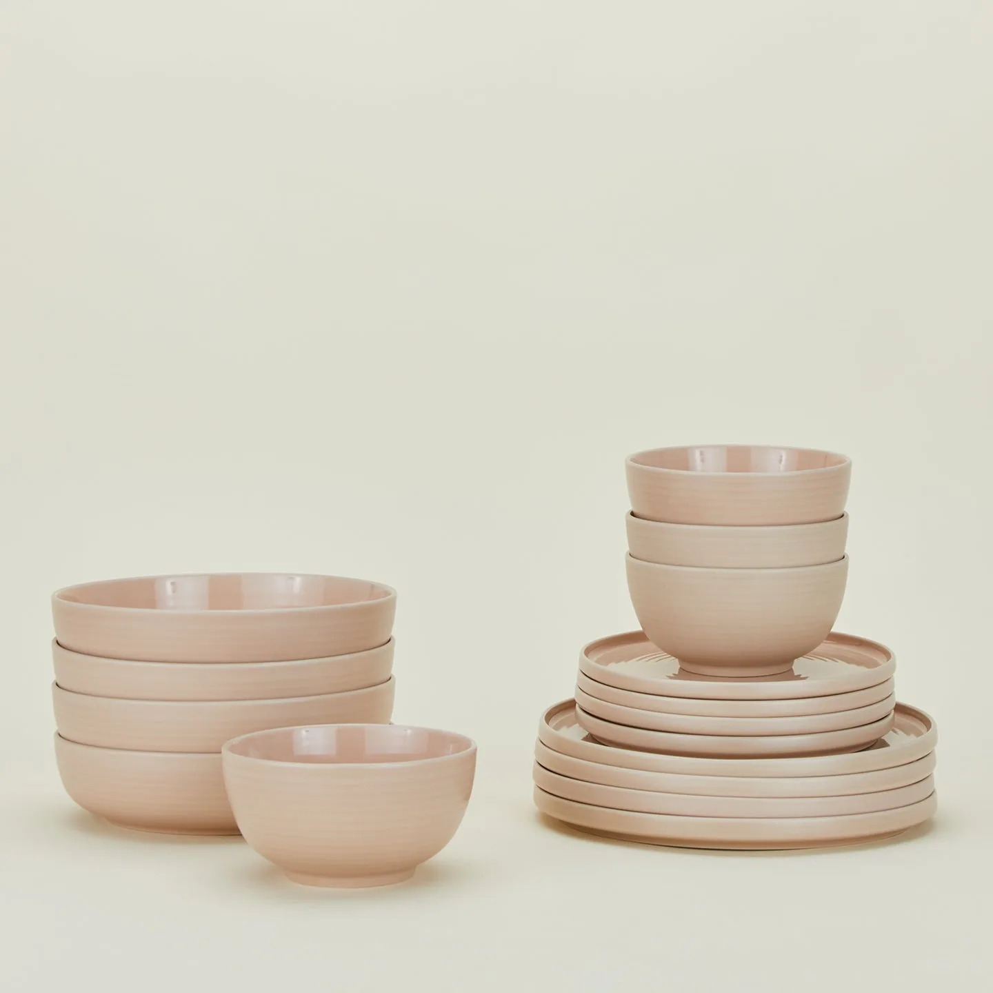 A Complete Guide to Setting a Stylish Dining Table