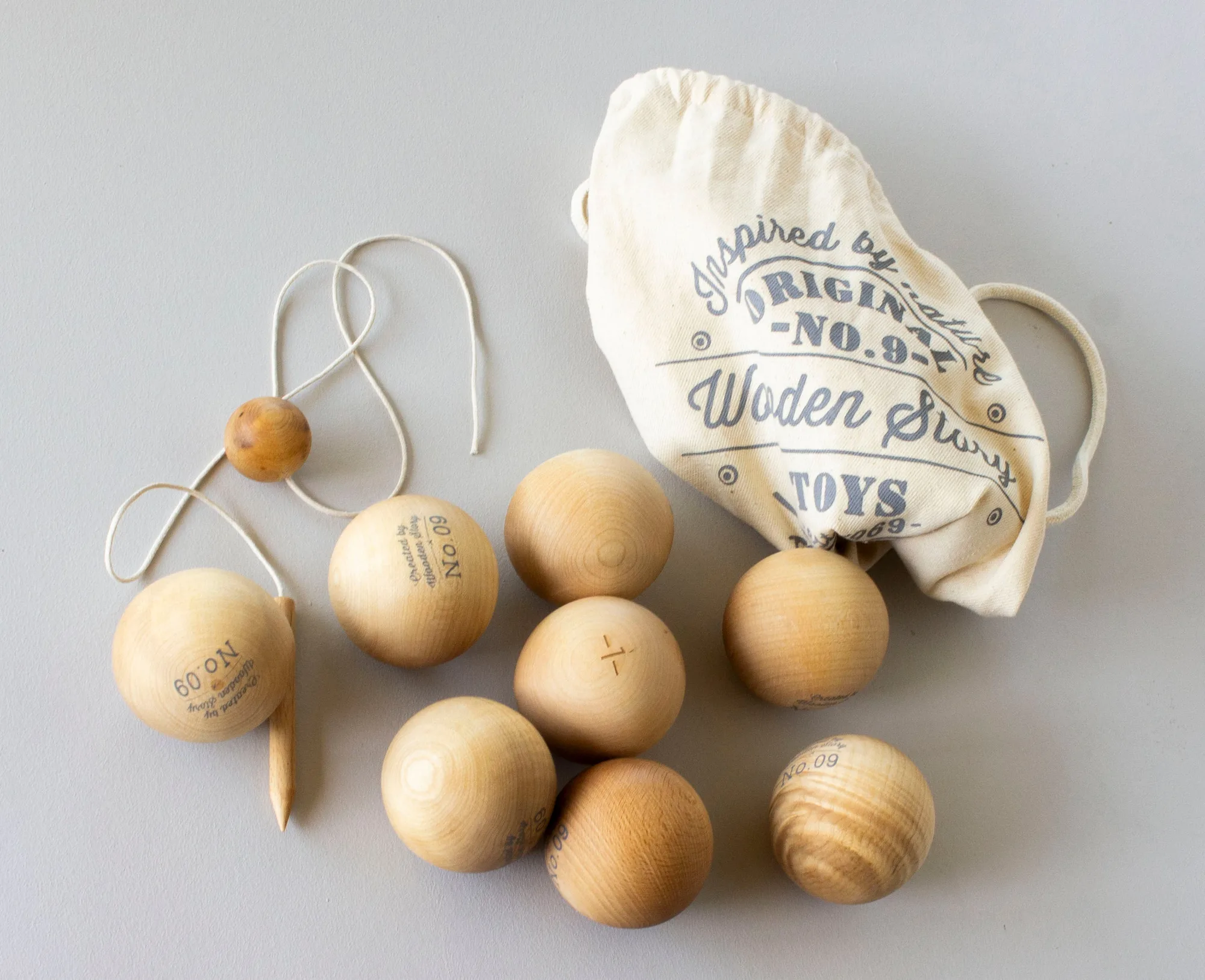 Boules de madera vs. lanzamiento de anillos: ¿qué juego de jardín dura más?