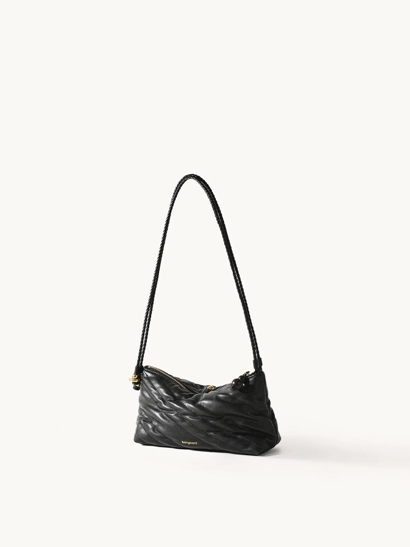 So stylen Sie die Winding Underarm Bag zu jedem Outfit